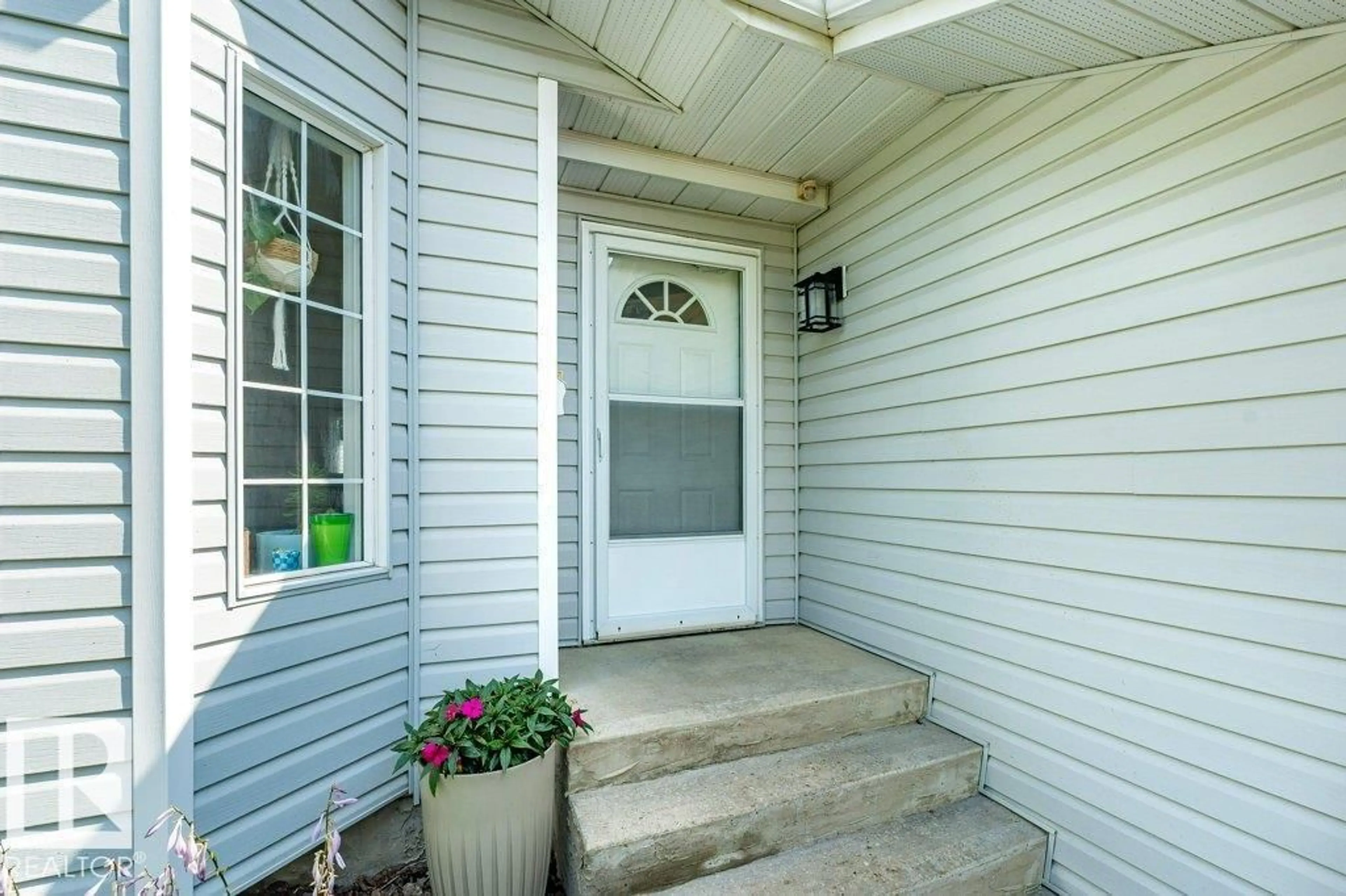 Indoor entryway for 4705 43 ST, Beaumont Alberta T4X1H2