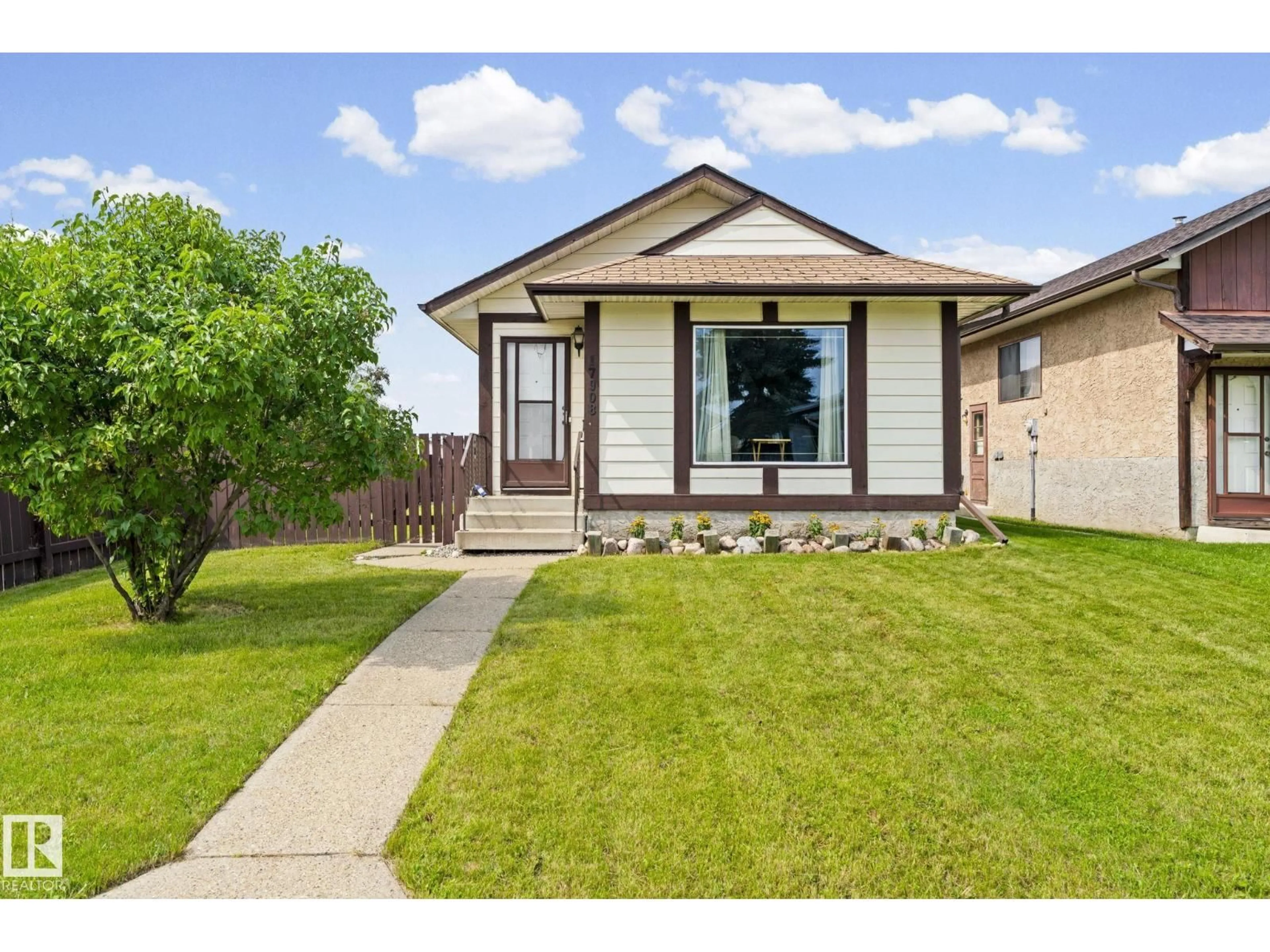 Home with vinyl exterior material, street for NW - 17908 92A ST, Edmonton Alberta T5Z2J9