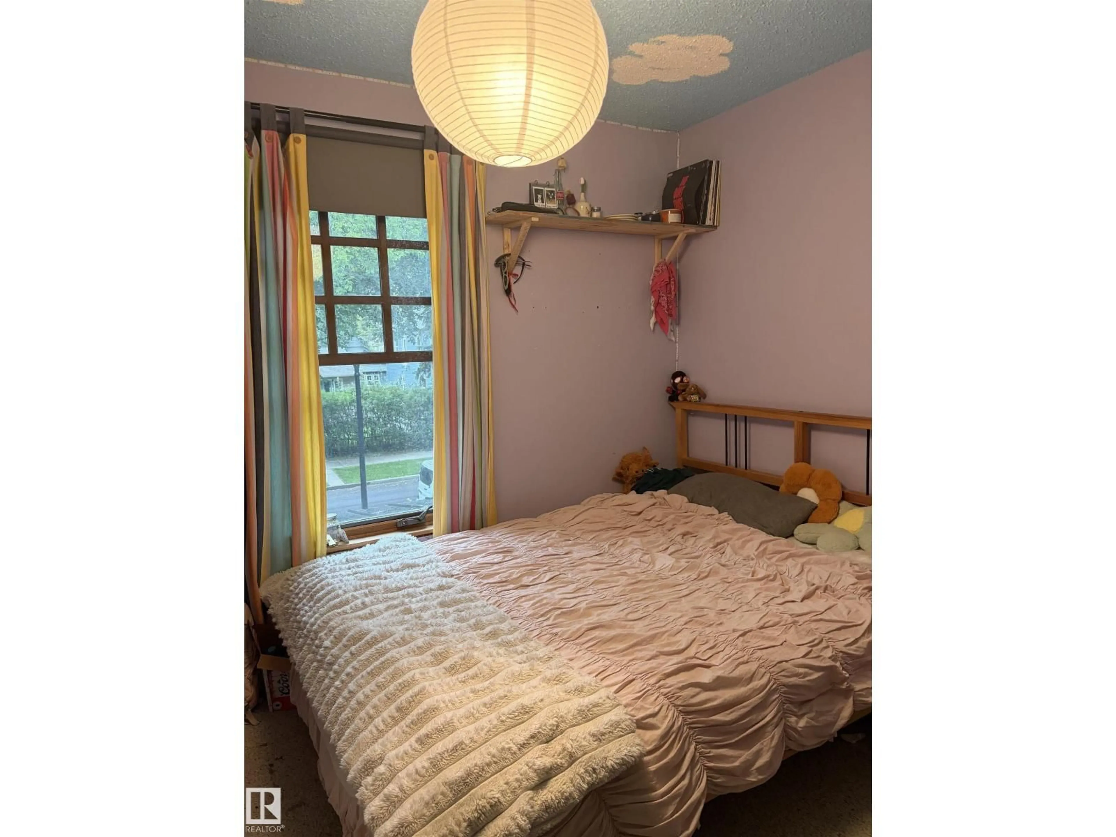A pic of a room for 10994 126 ST, Edmonton Alberta T5M0P5