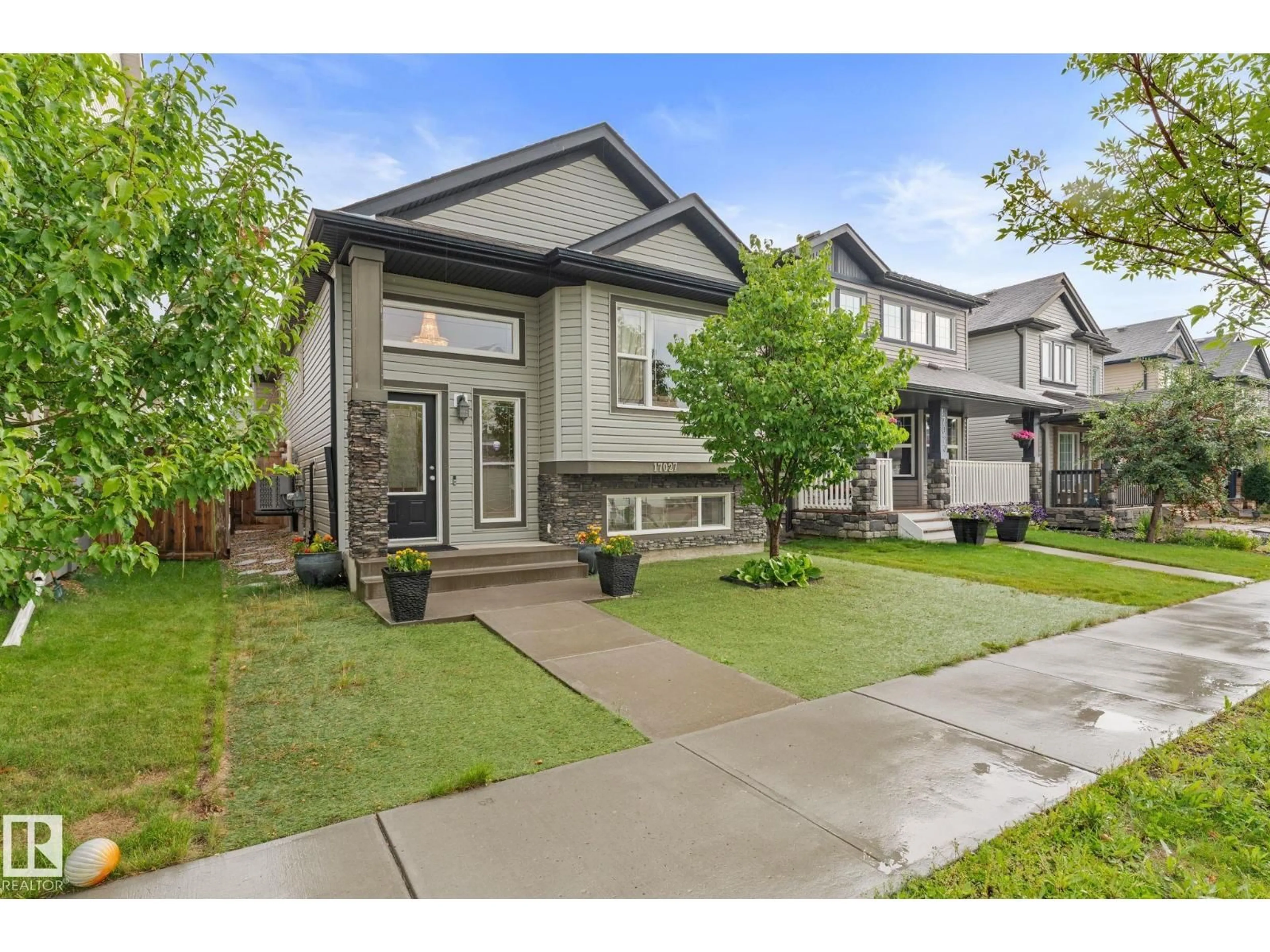 Home with vinyl exterior material, street for NW - 17027 121 ST, Edmonton Alberta T5X0H4