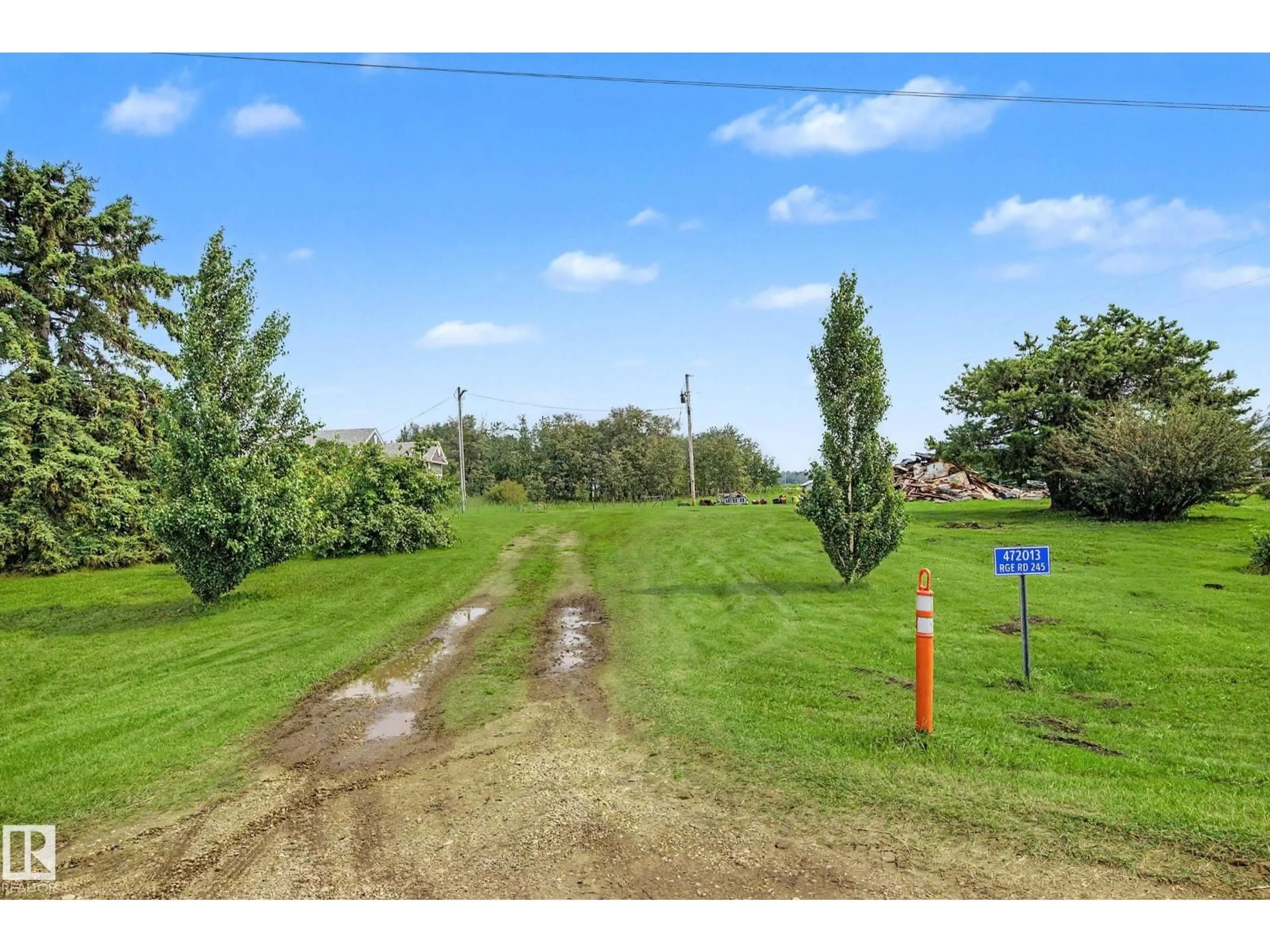 A pic from outside/outdoor area/front of a property/back of a property/a pic from drone, unknown for 472013 RGE ROAD 245, Rural Wetaskiwin County Alberta T0C1Z0