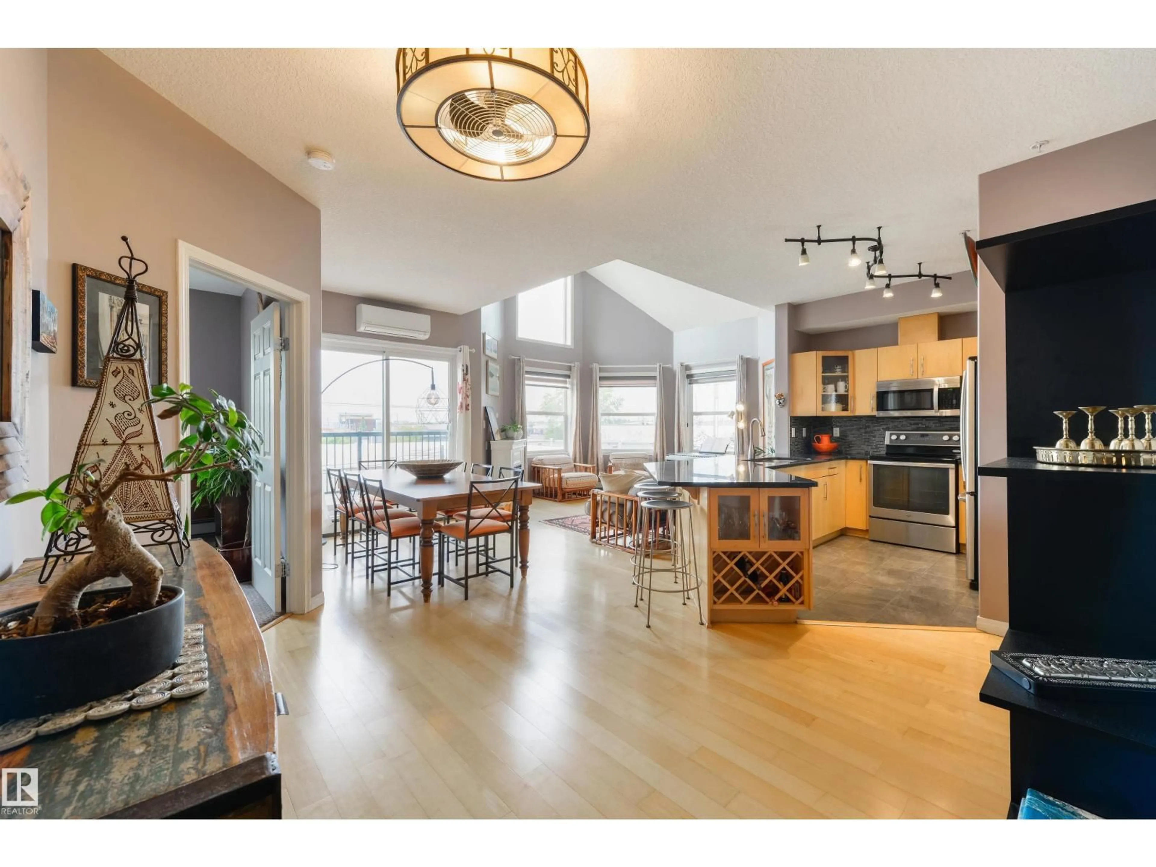 Open concept kitchen, unknown for 307 - 9927 79 AV, Edmonton Alberta T6E1R3