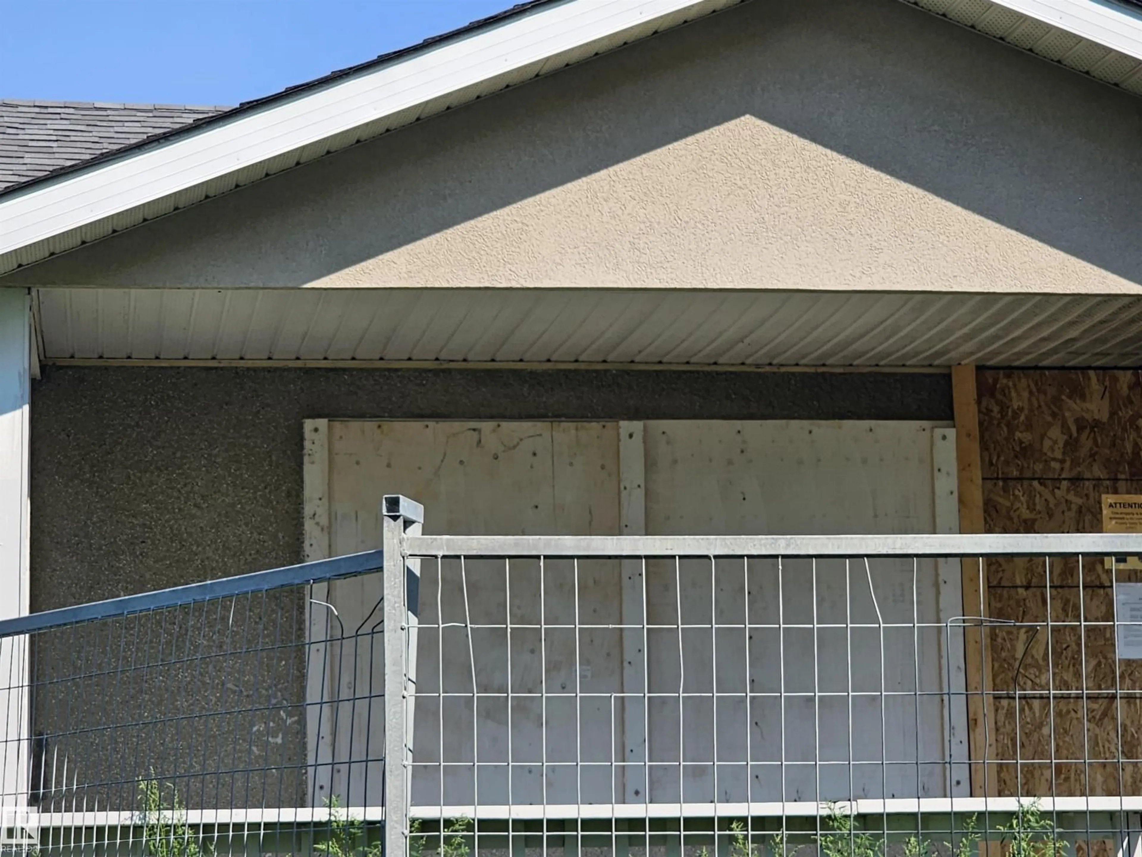 Home with vinyl exterior material, building for 9115 76 ST, Edmonton Alberta T6C2K4