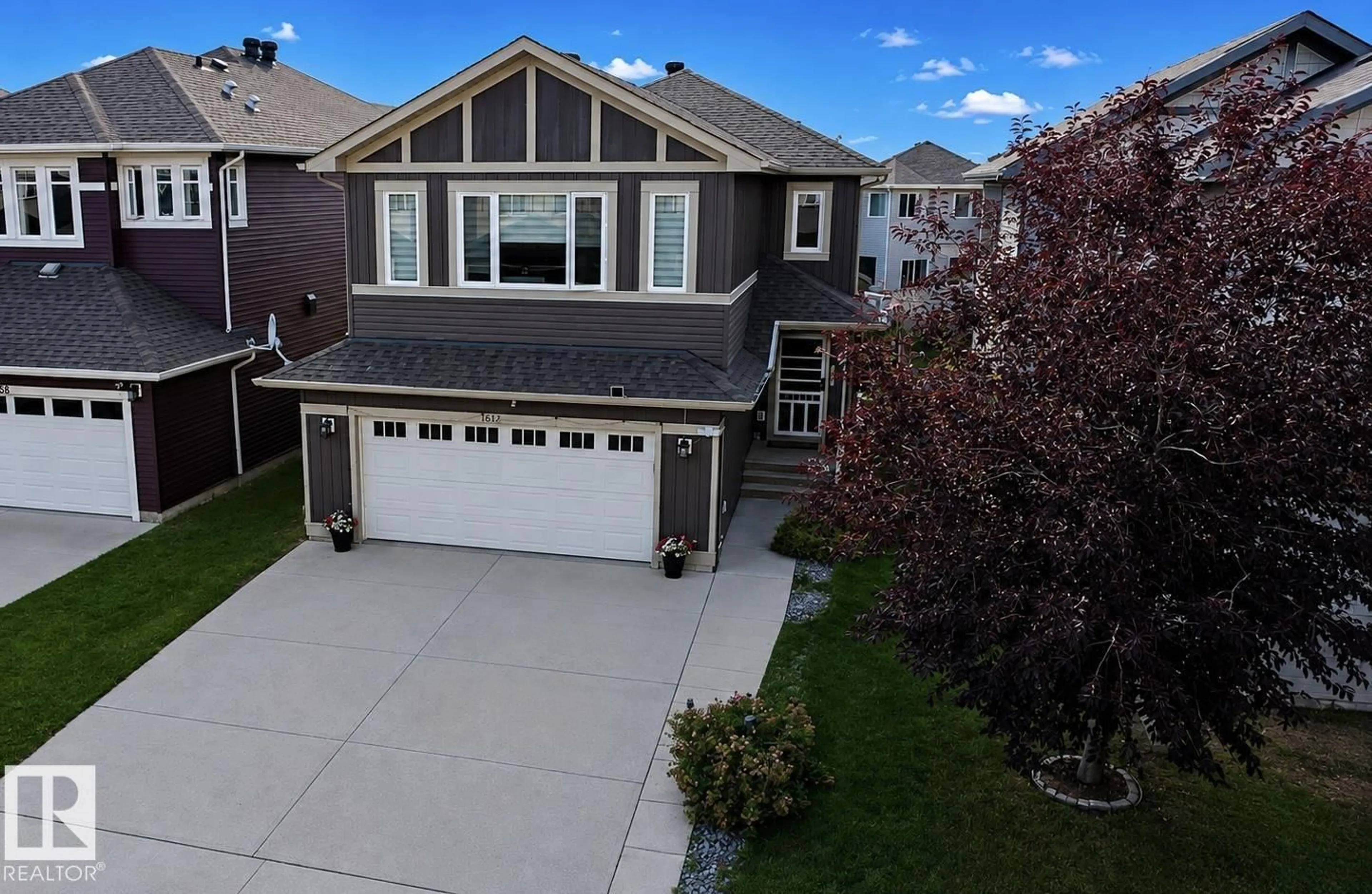 A pic from outside/outdoor area/front of a property/back of a property/a pic from drone, street for NW - 1862 32A ST, Edmonton Alberta T6T0L6