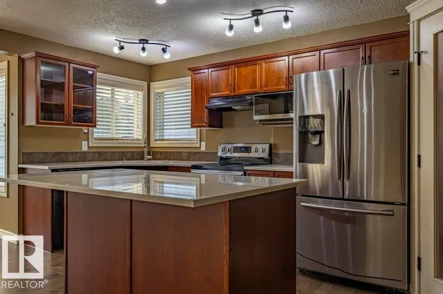 1115 117A ST SW, Edmonton 2
