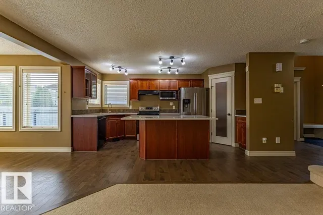 1115 117A ST SW, Edmonton 5