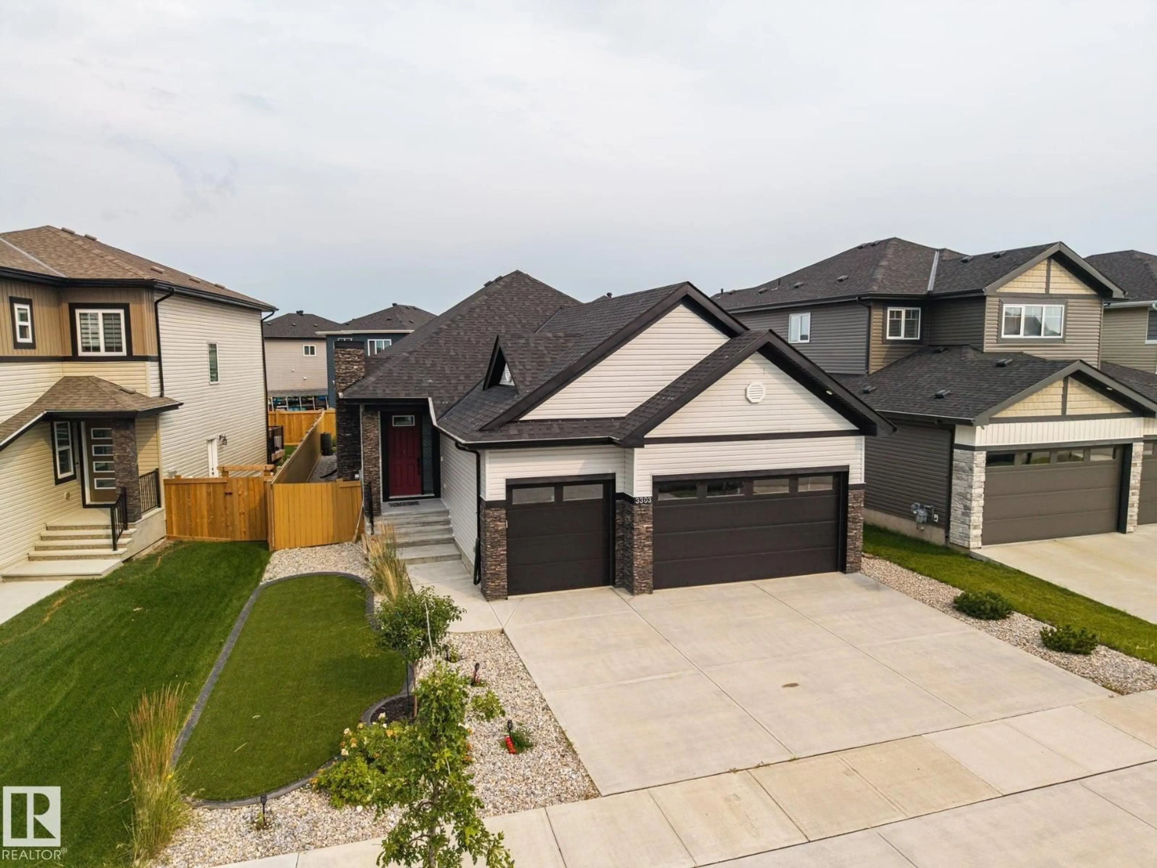 A pic from outside/outdoor area/front of a property/back of a property/a pic from drone, street for 3303 SOLEIL BV, Beaumont Alberta T4X2X8