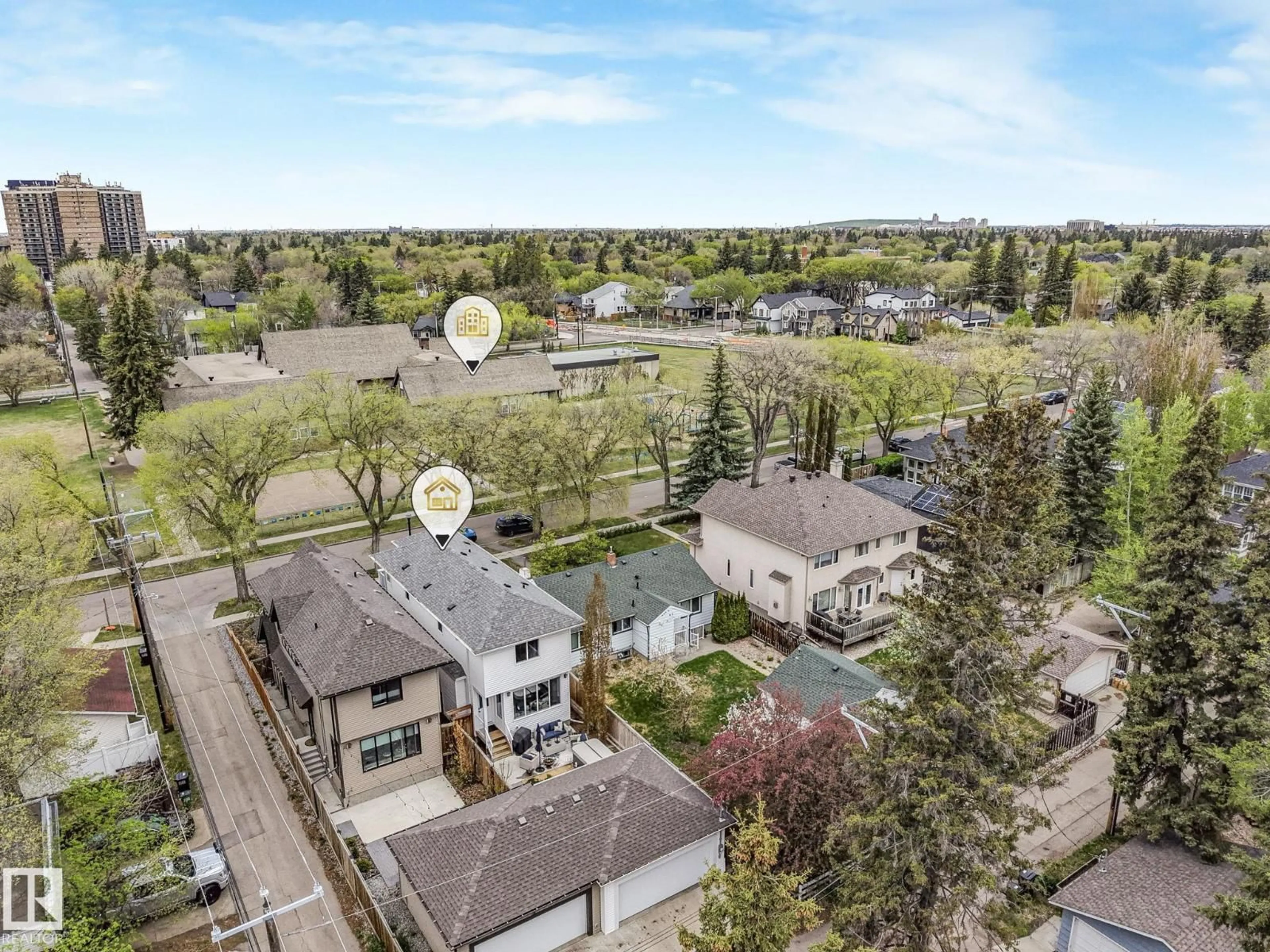 A pic from outside/outdoor area/front of a property/back of a property/a pic from drone, street for NW - 10221 135 ST, Edmonton Alberta T5N2C1