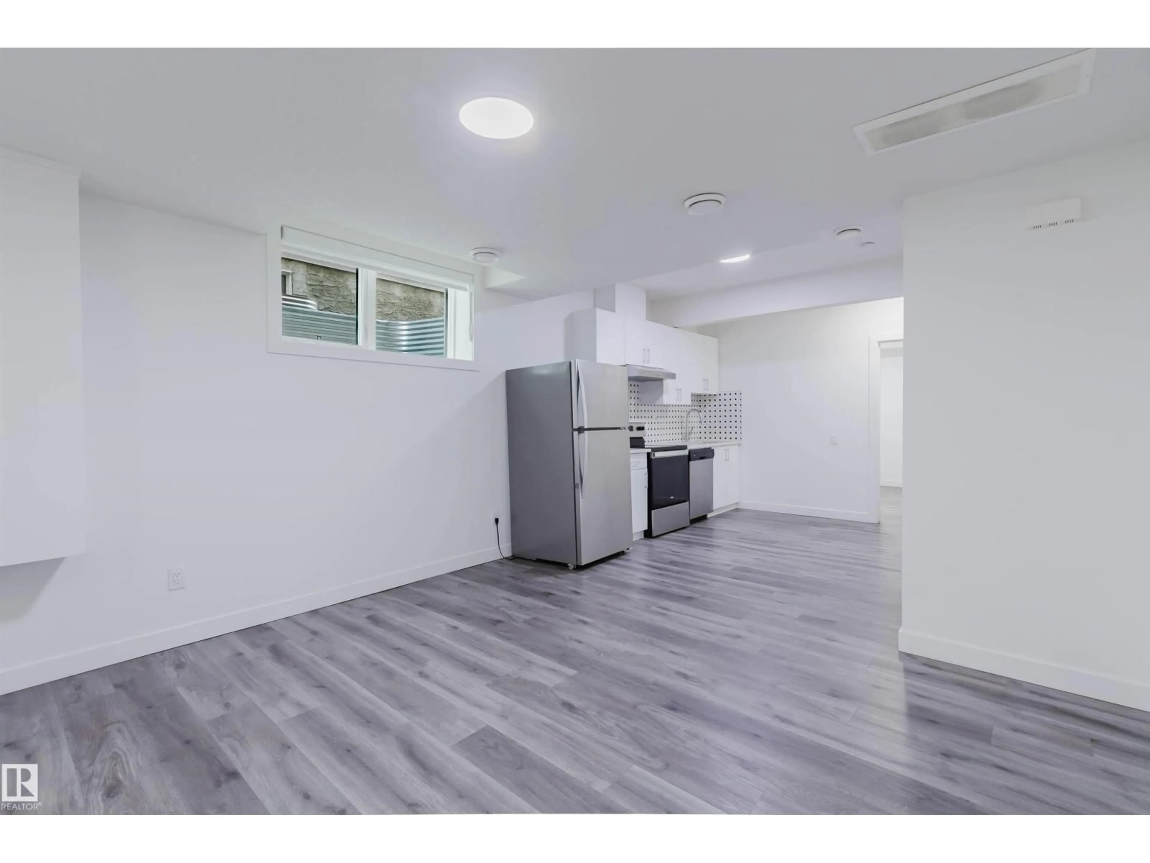 A pic of a room for 5320 KIMBALL PL, Edmonton Alberta T6W5E6