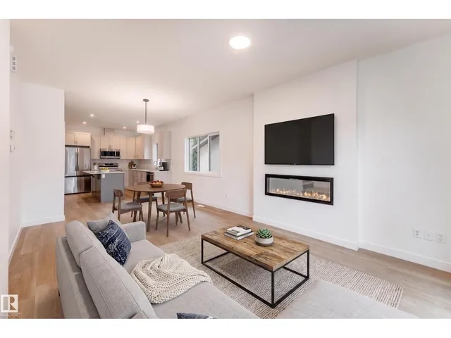 NW - 10916 & 10918 154 STREET, Edmonton 3