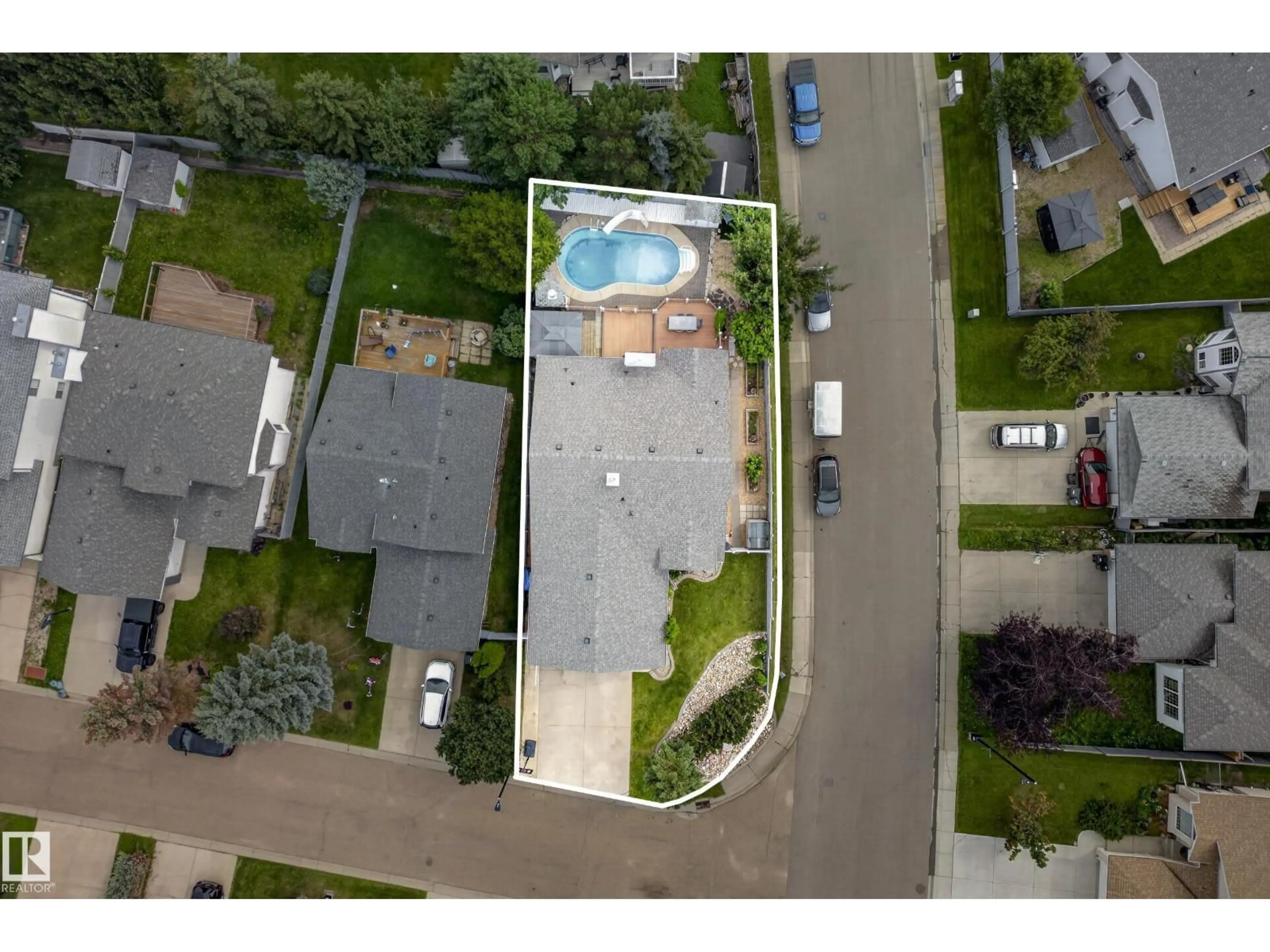 A pic from outside/outdoor area/front of a property/back of a property/a pic from drone, street for NW - 3619 31 ST, Edmonton Alberta T6T1J8