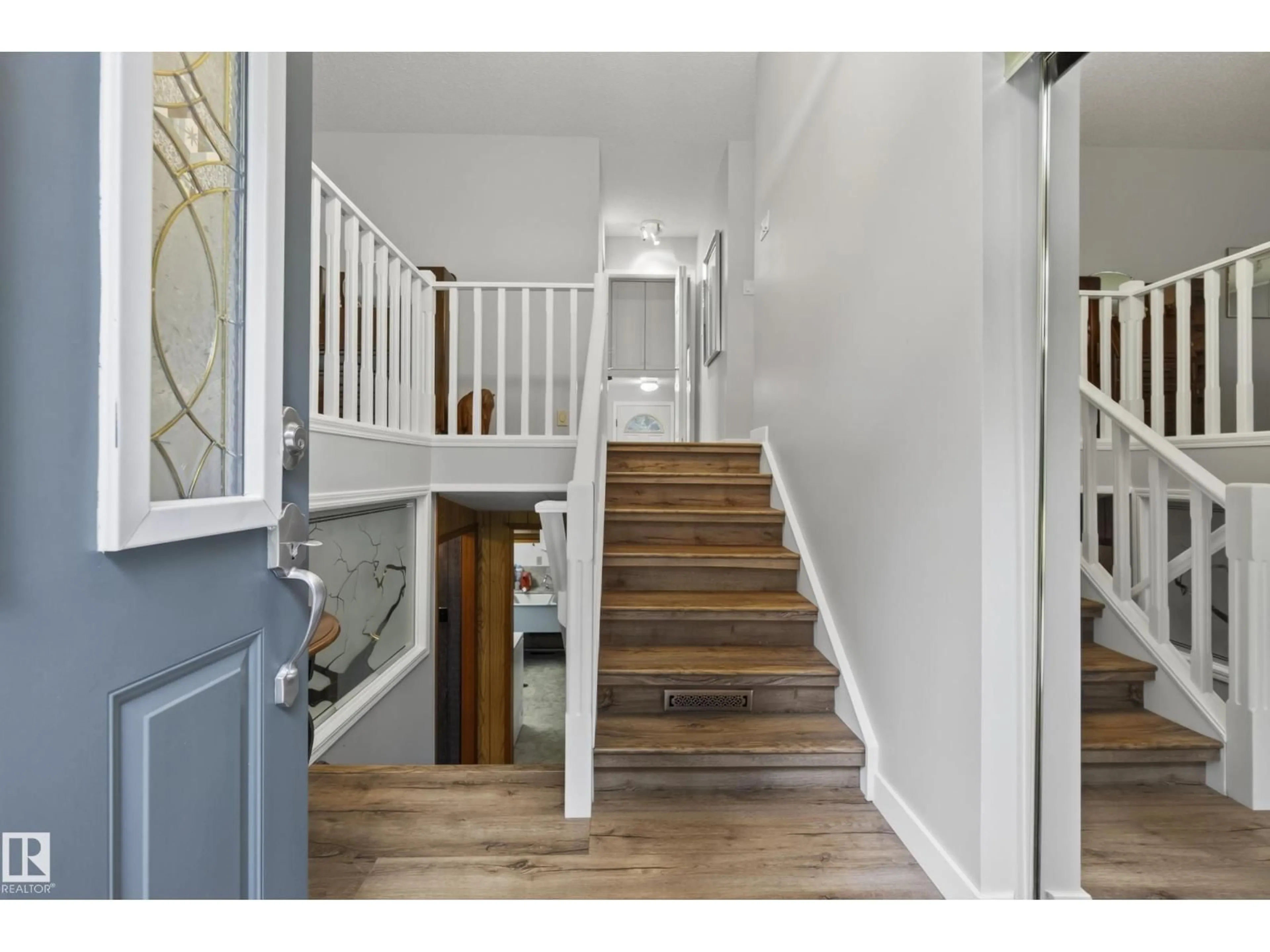 Indoor entryway for #6 - 25012 STURGEON RD, Rural Sturgeon County Alberta T8T0C3