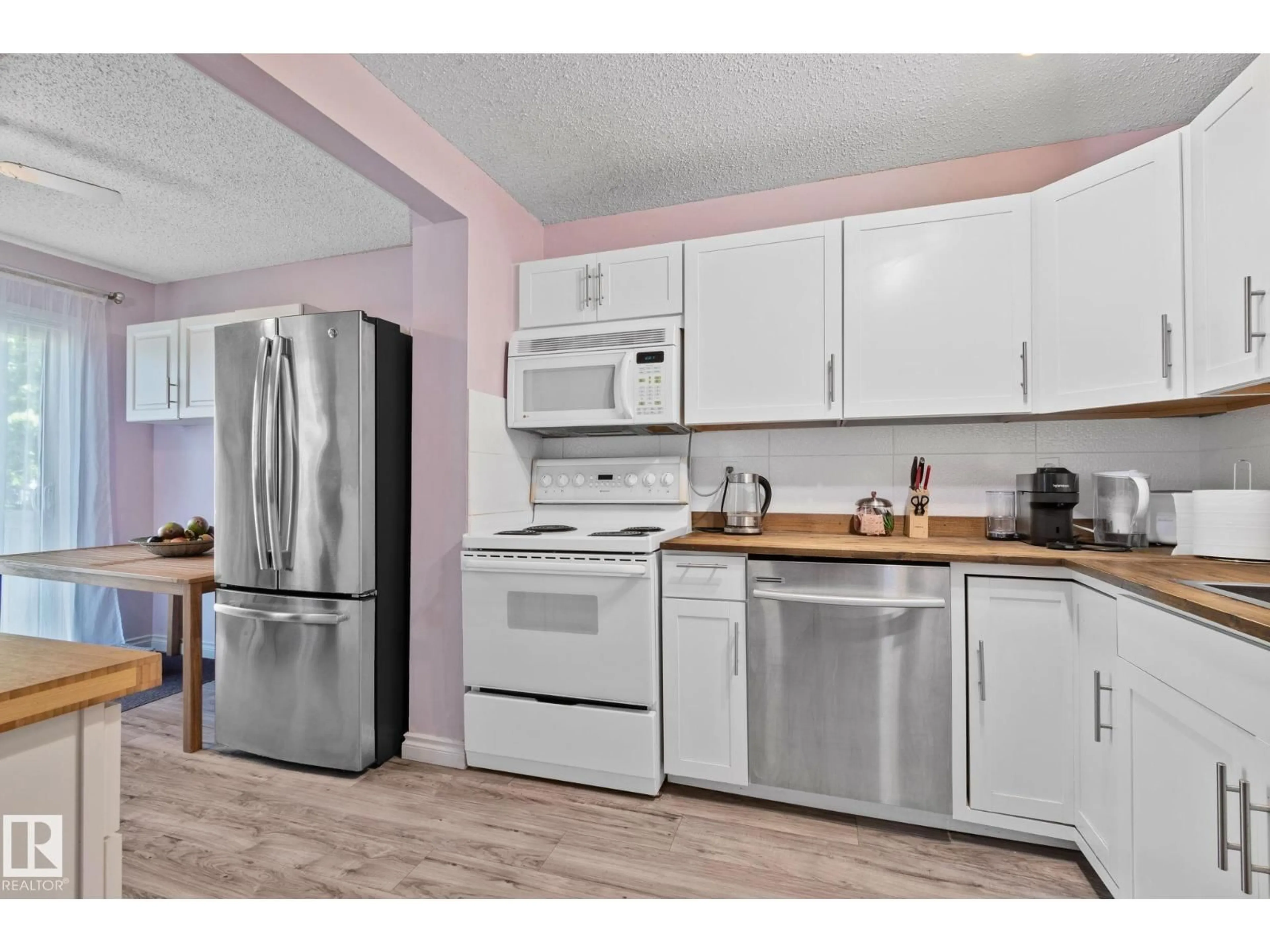 Standard kitchen, unknown for 41 AKINSDALE GD, St. Albert Alberta T8N2W8