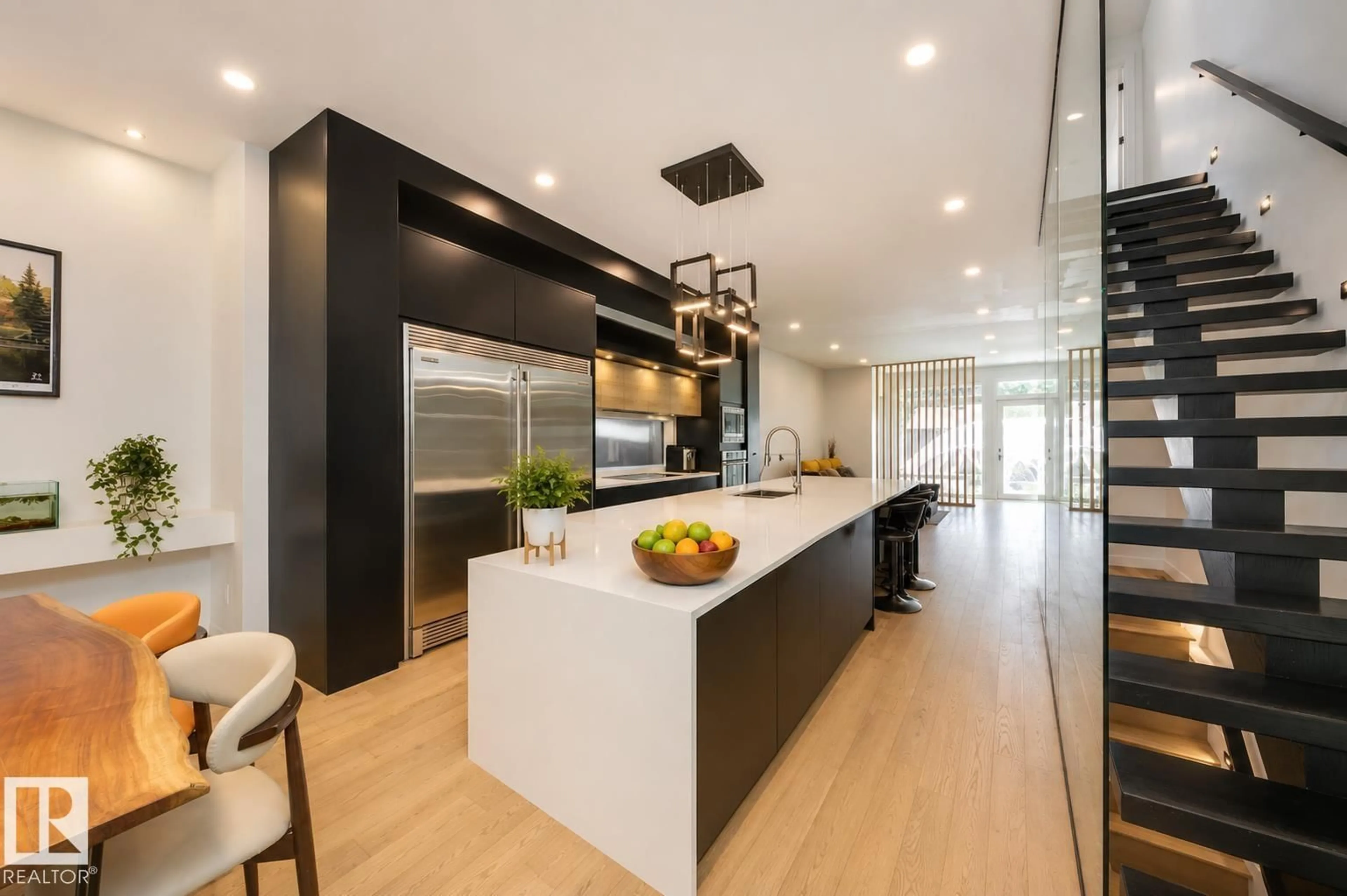 Contemporary kitchen, unknown for NW - 9108 117 STREET, Edmonton Alberta T6G1R9