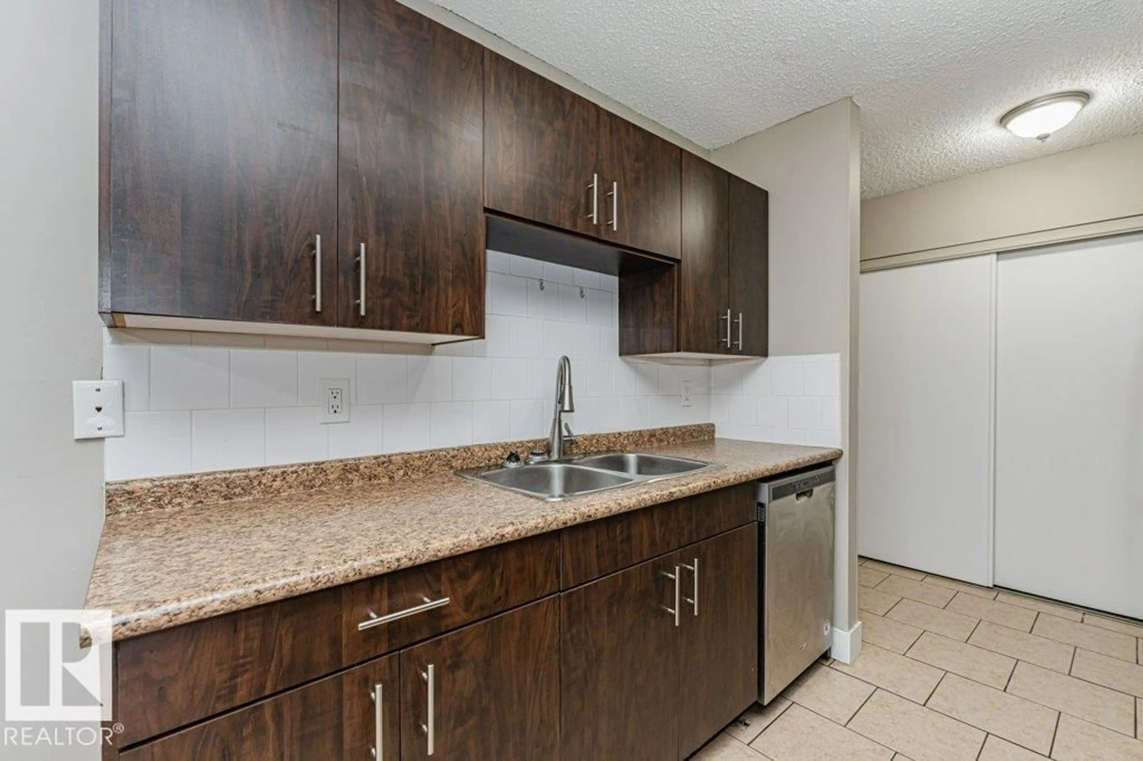 Standard kitchen, unknown for 209 - 14004 26 ST, Edmonton Alberta T5Y1Y4