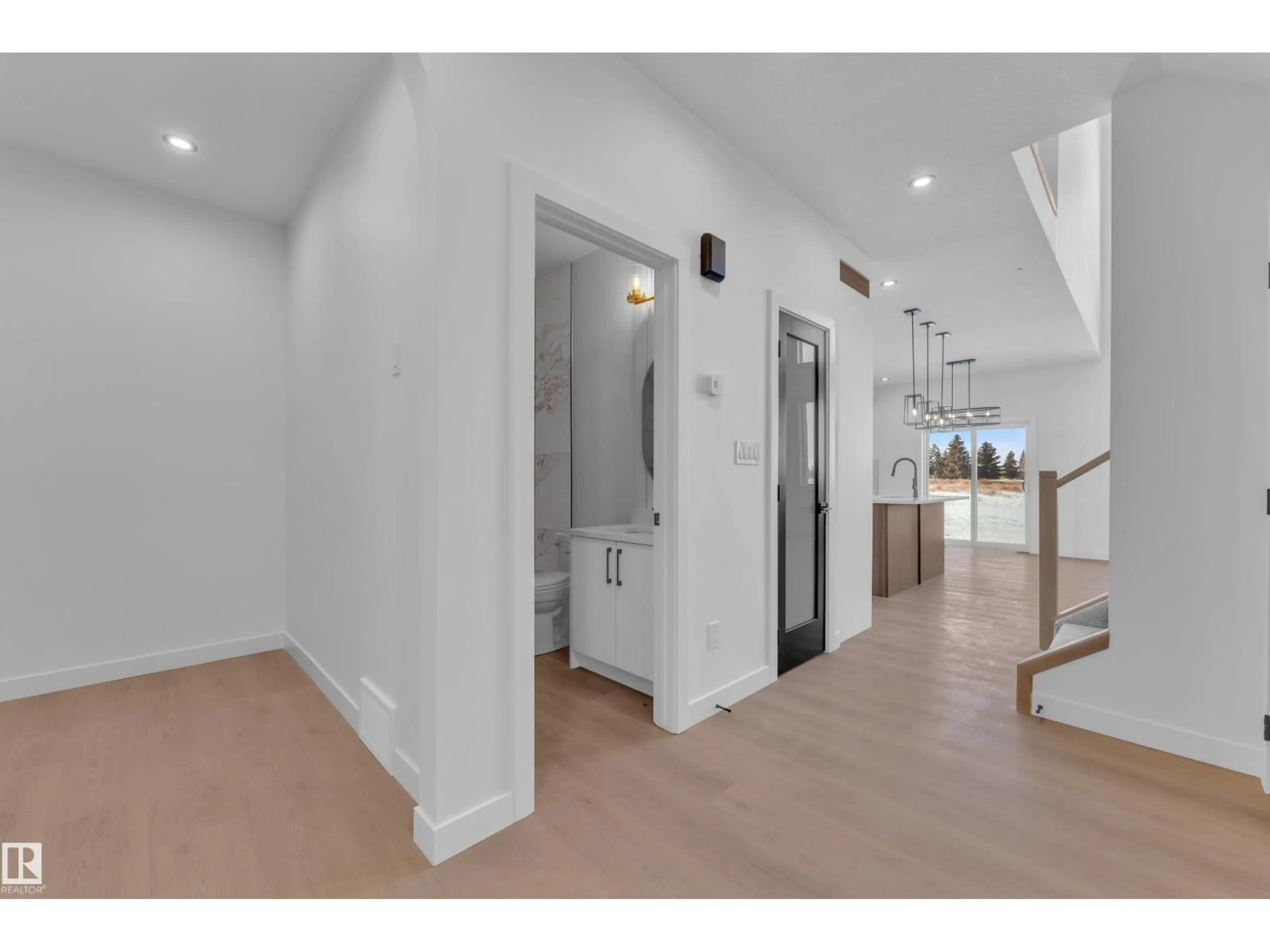 Indoor foyer for 3 GRAYSON GR, Stony Plain Alberta T7Z0P3
