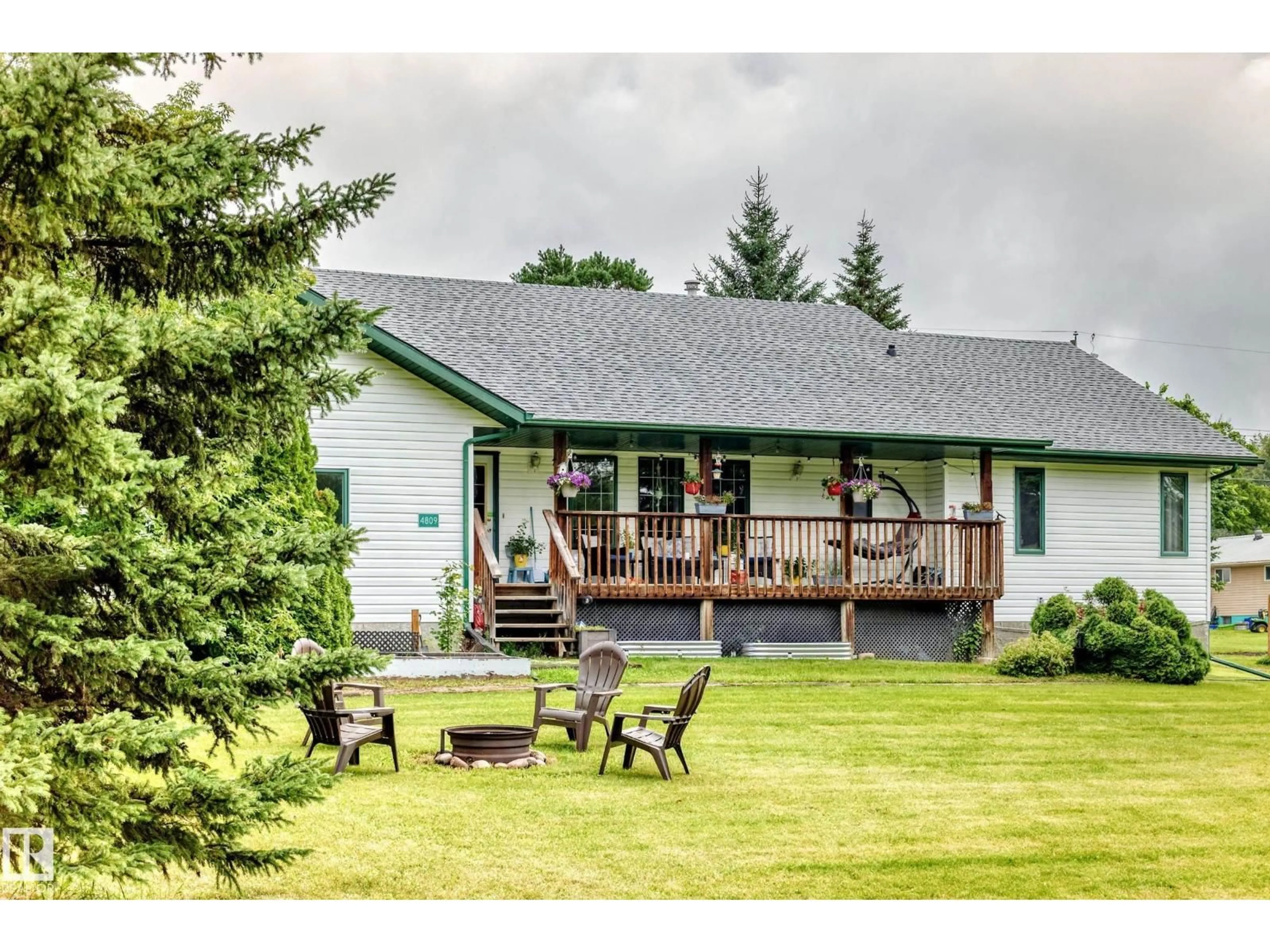 Unknown for 4809 51 ST, Jarvie Alberta T0G1H0