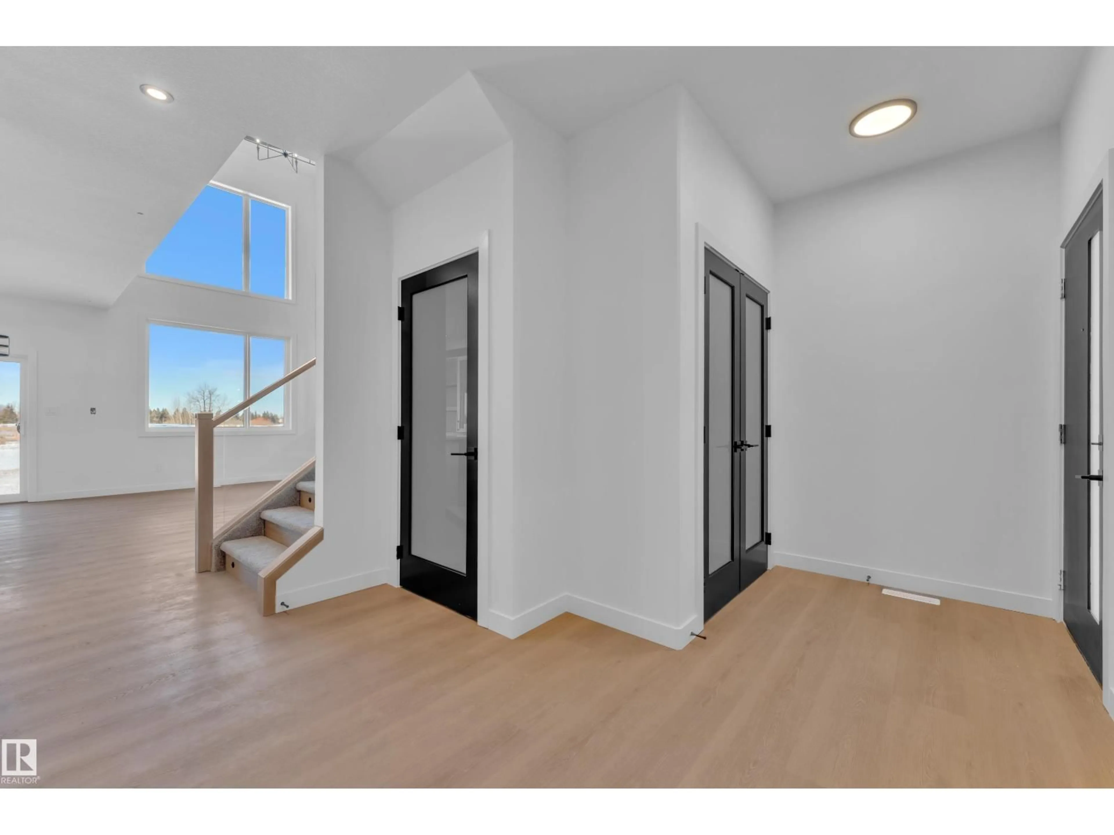Indoor foyer for 5 GRAYSON GR, Stony Plain Alberta T7Z0P3