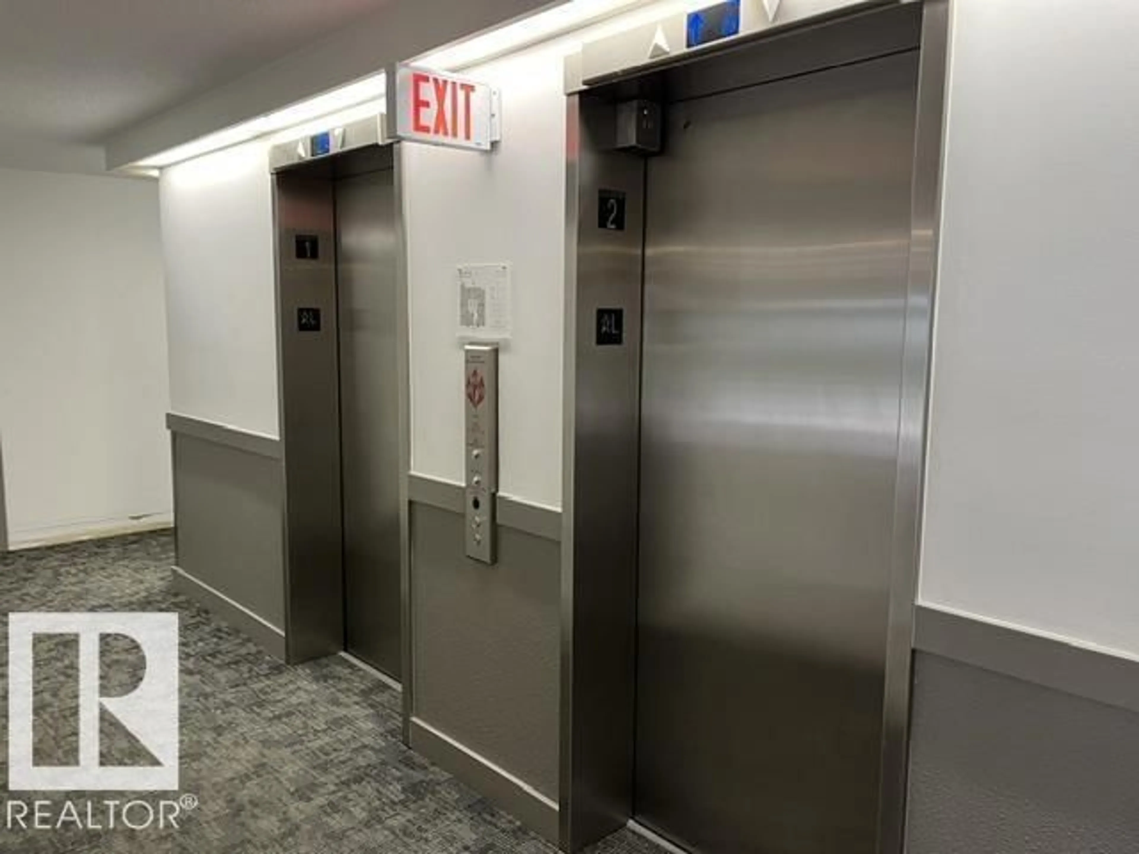 Indoor foyer for 202 - 9929 113 ST, Edmonton Alberta T5K2N9