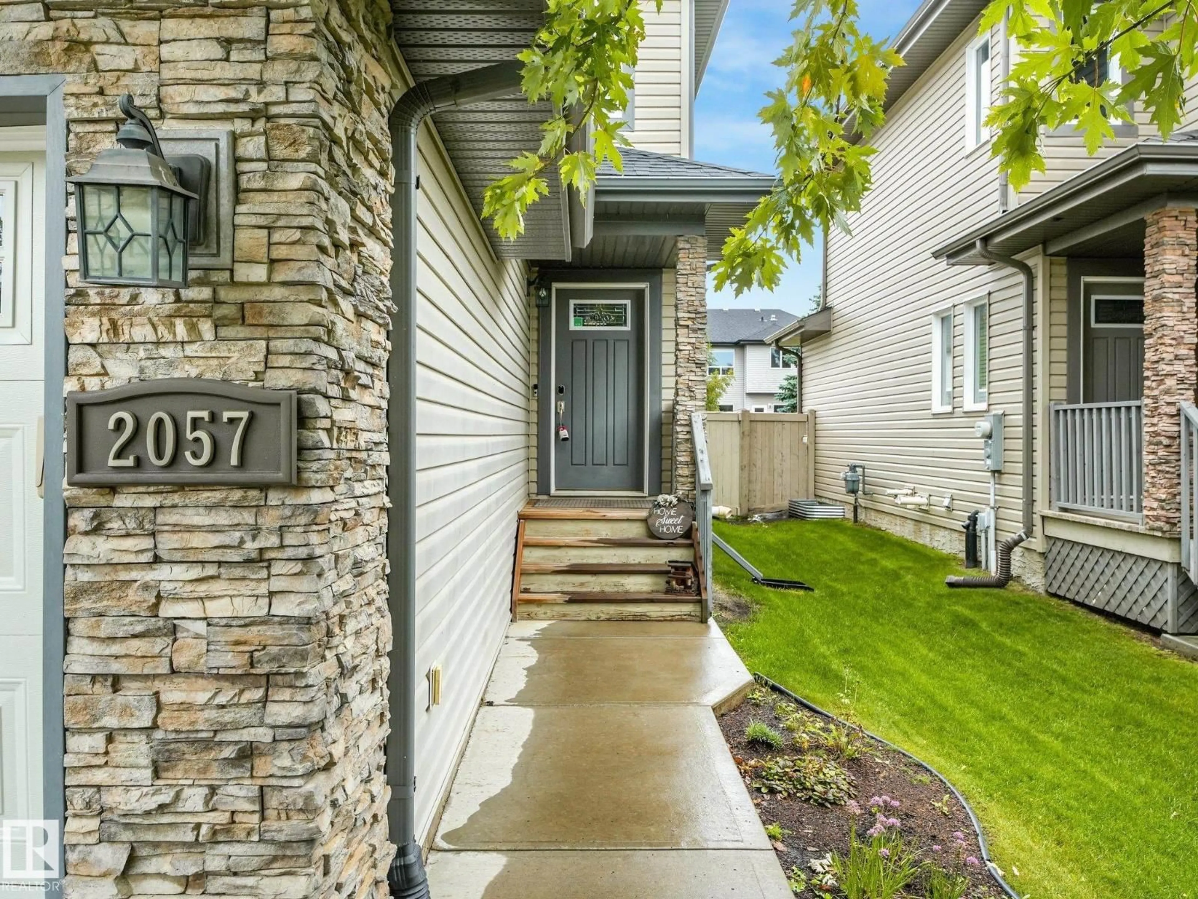 Indoor entryway for SW - 2057 69A ST, Edmonton Alberta T6X0S5