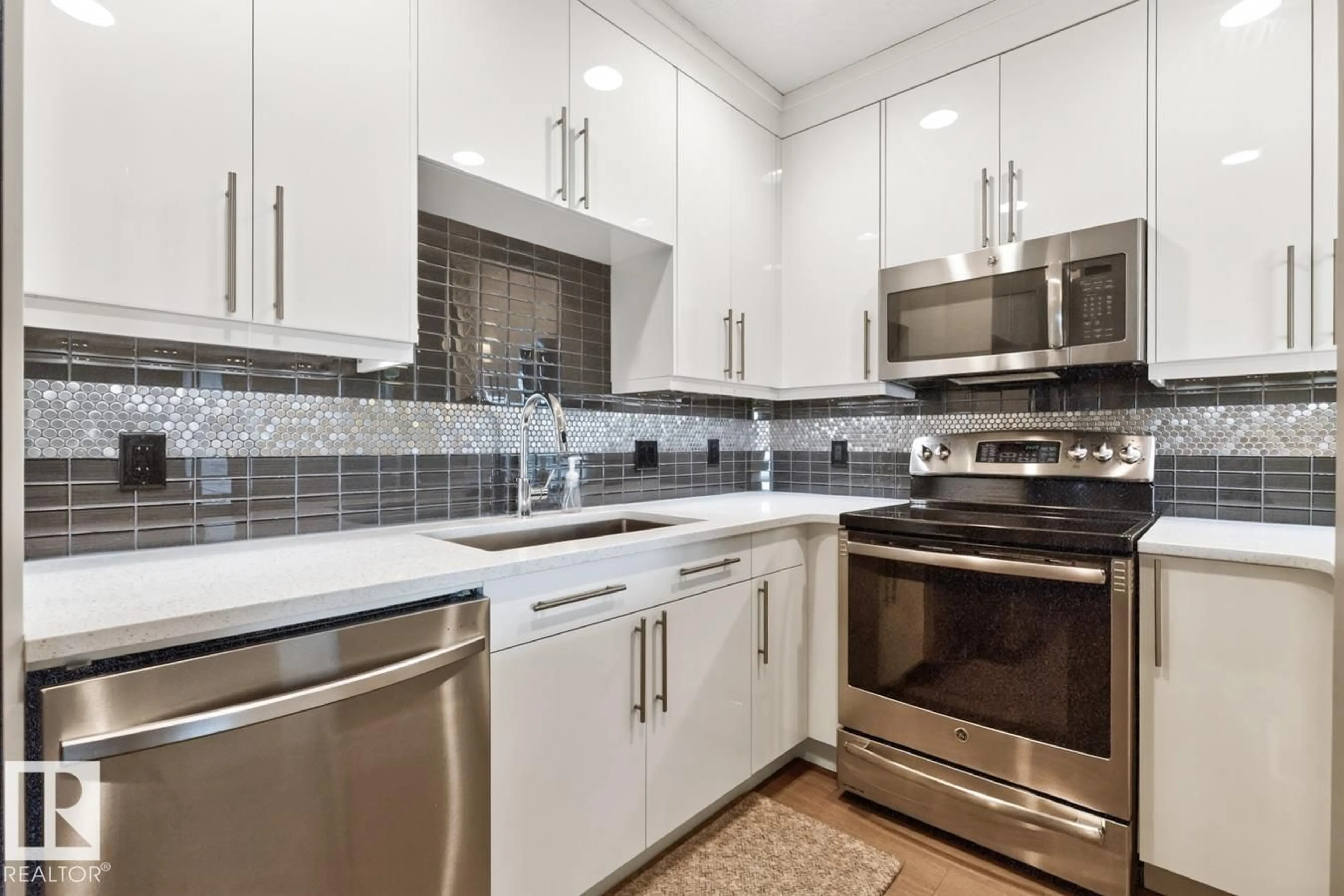 Standard kitchen, ceramic/tile floor for 510 - 11080 ELLERSLIE RD, Edmonton Alberta T6W2C2