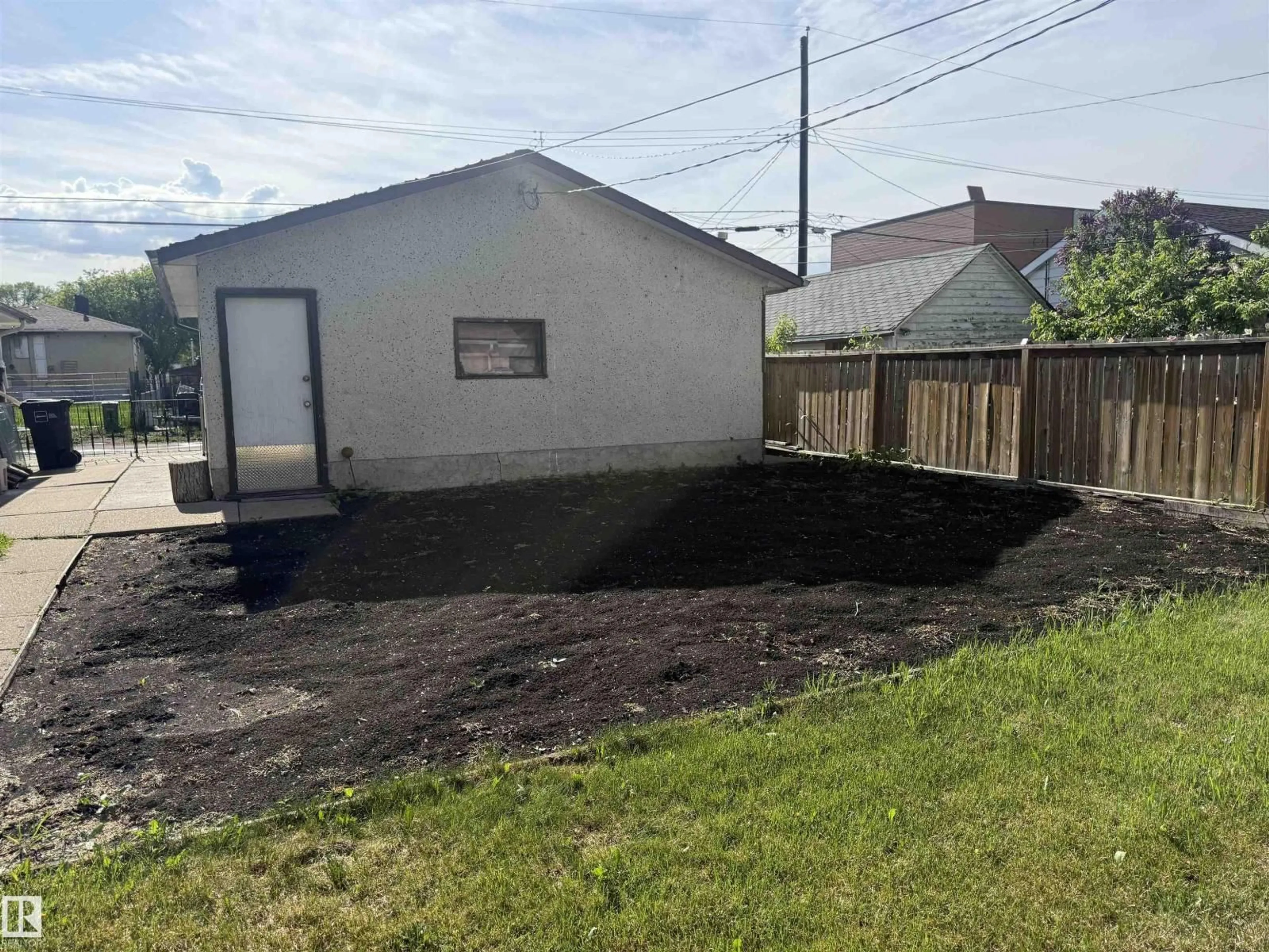 Shed for NW - 12134 96 ST, Edmonton Alberta T5G1W1