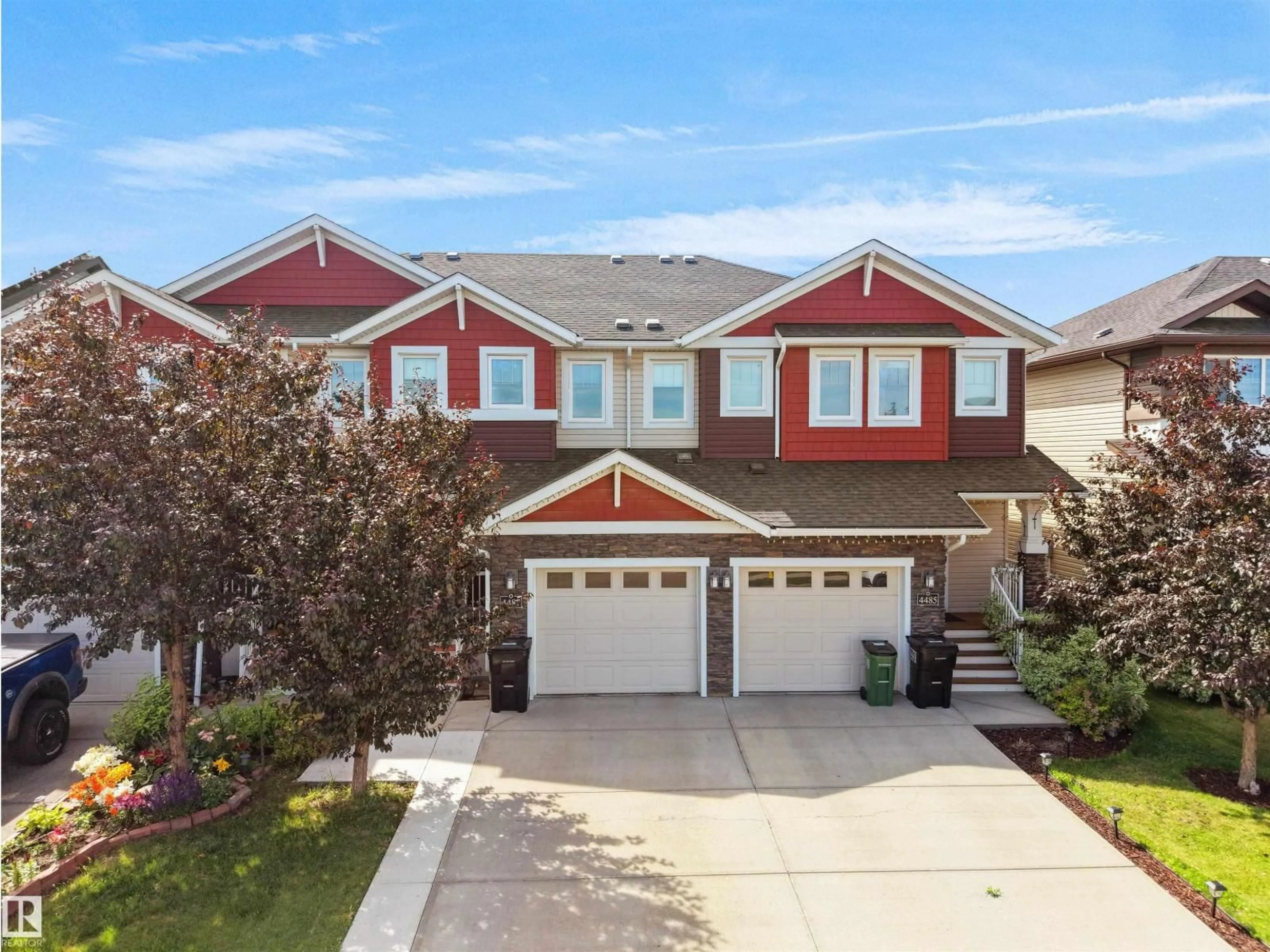 Home with vinyl exterior material, street for 4487 ANNETT COMMON, Edmonton Alberta T6W2V7