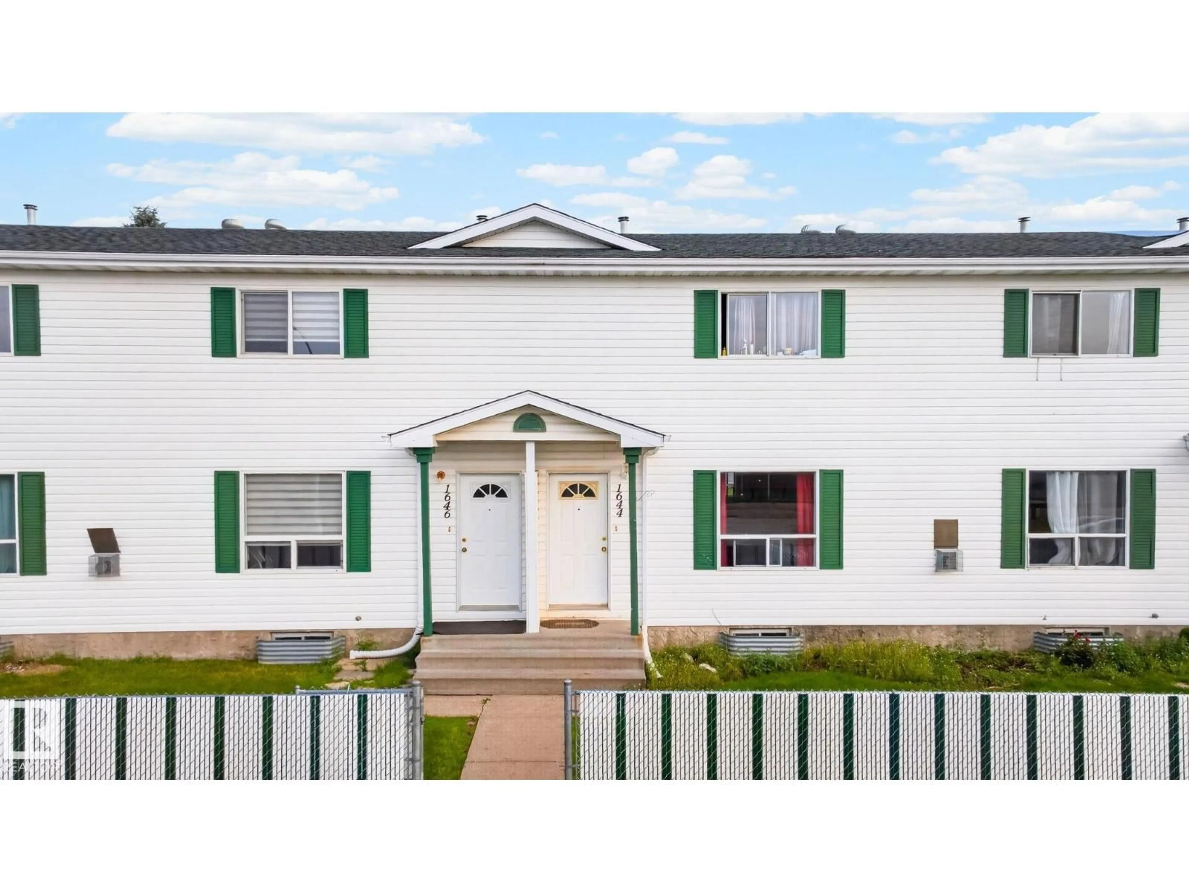 Home with vinyl exterior material, building for 1646 MILLWOODS RD, Edmonton Alberta T6L6W4
