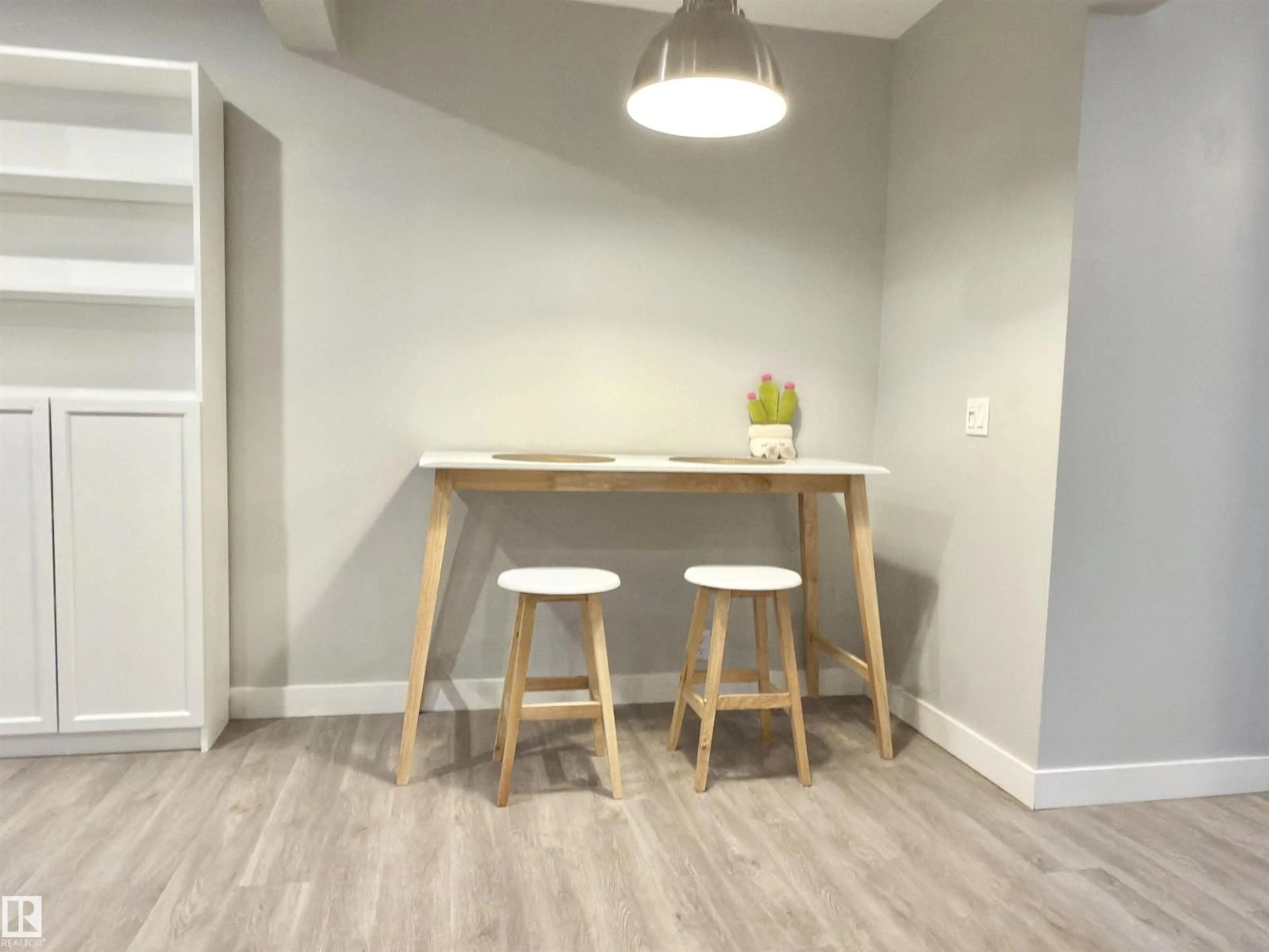 A pic of a room for 13 - 18010 98 AV, Edmonton Alberta T5T3H6