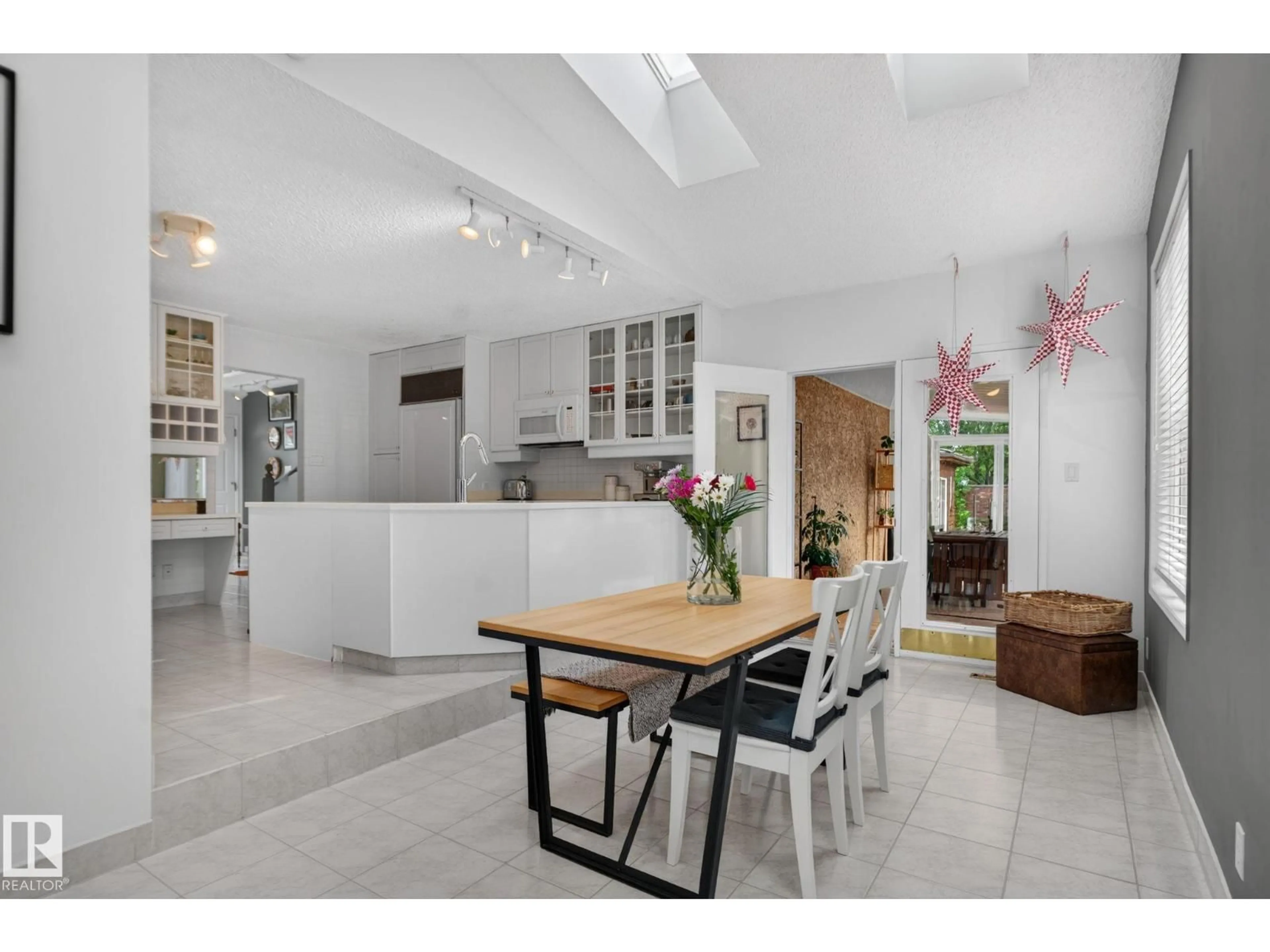 Open concept kitchen, unknown for 12 LATIMER PL, St. Albert Alberta T8N2J5