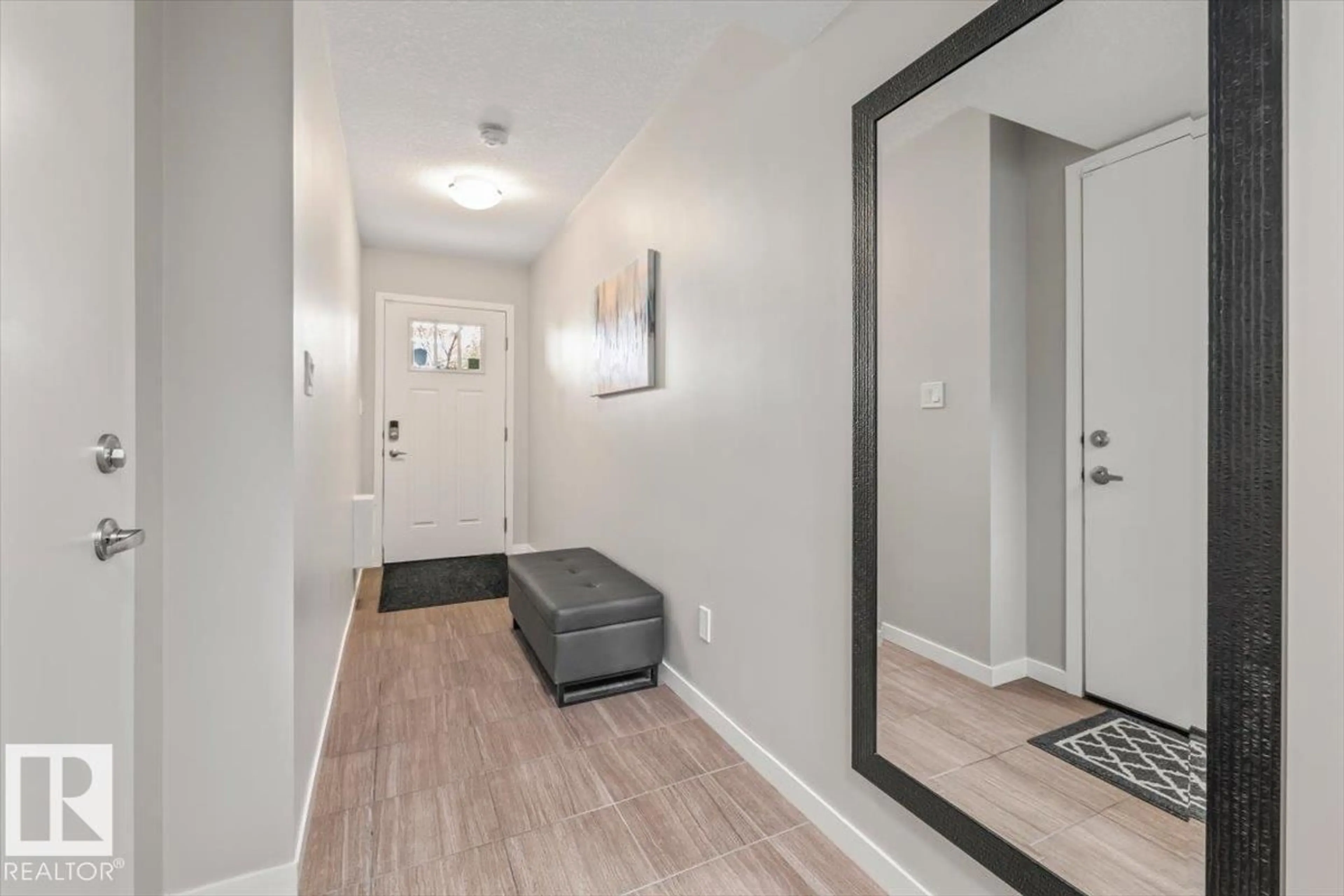 Indoor entryway for #88 - 320 SECORD BLVD, Edmonton Alberta T5T7E8