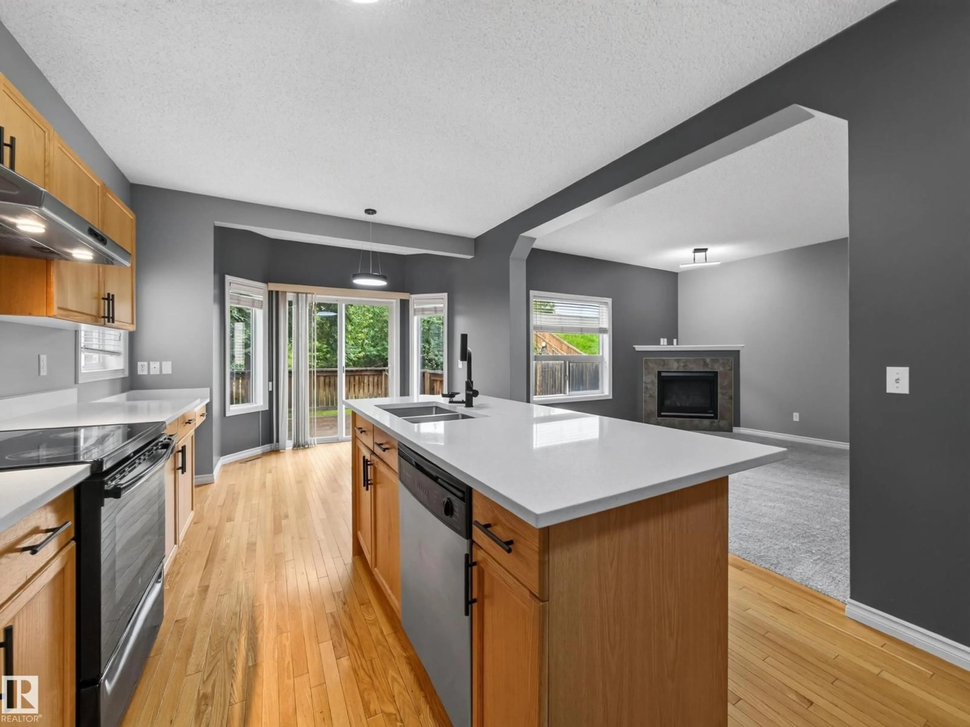 Open concept kitchen, unknown for 283 ASCOTT CR, Sherwood Park Alberta T8H0A8