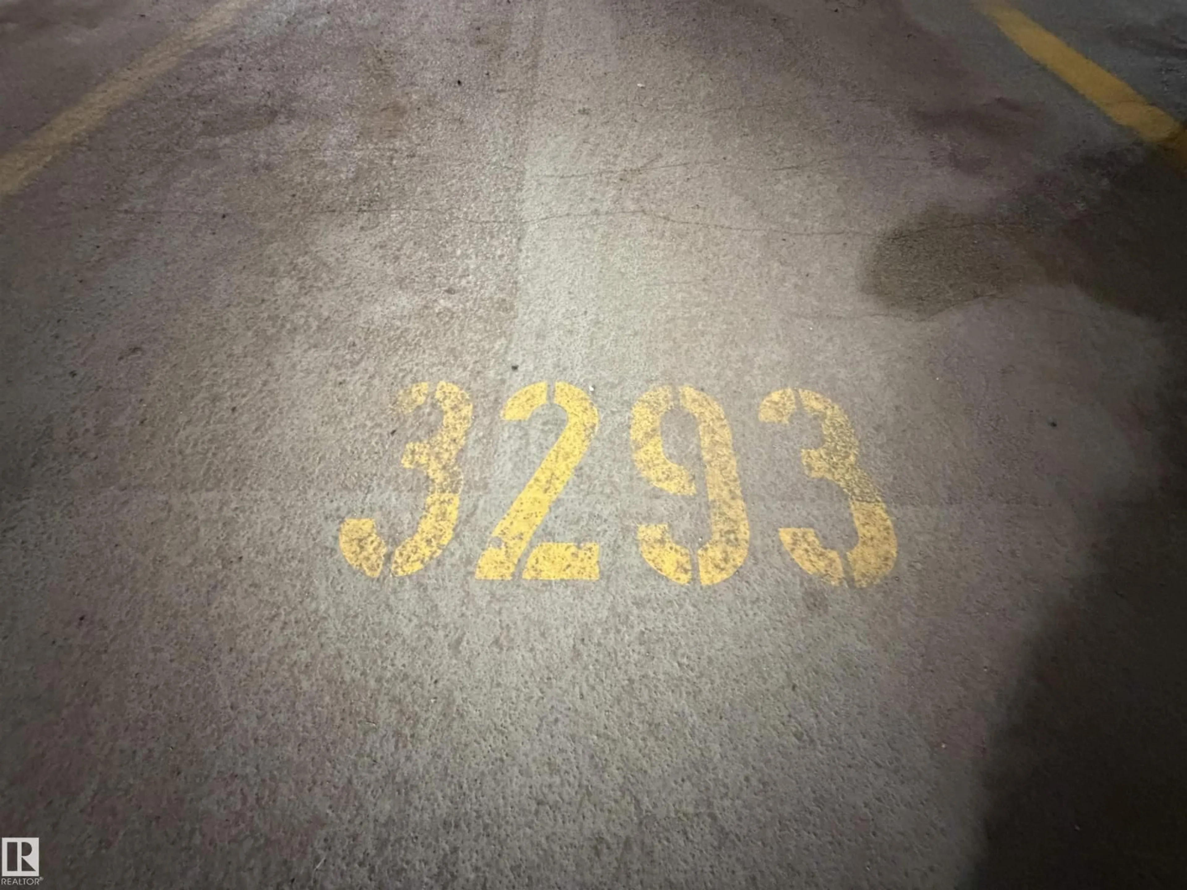 Parking for 10360 102 ST NW, Edmonton Alberta T5J0K6