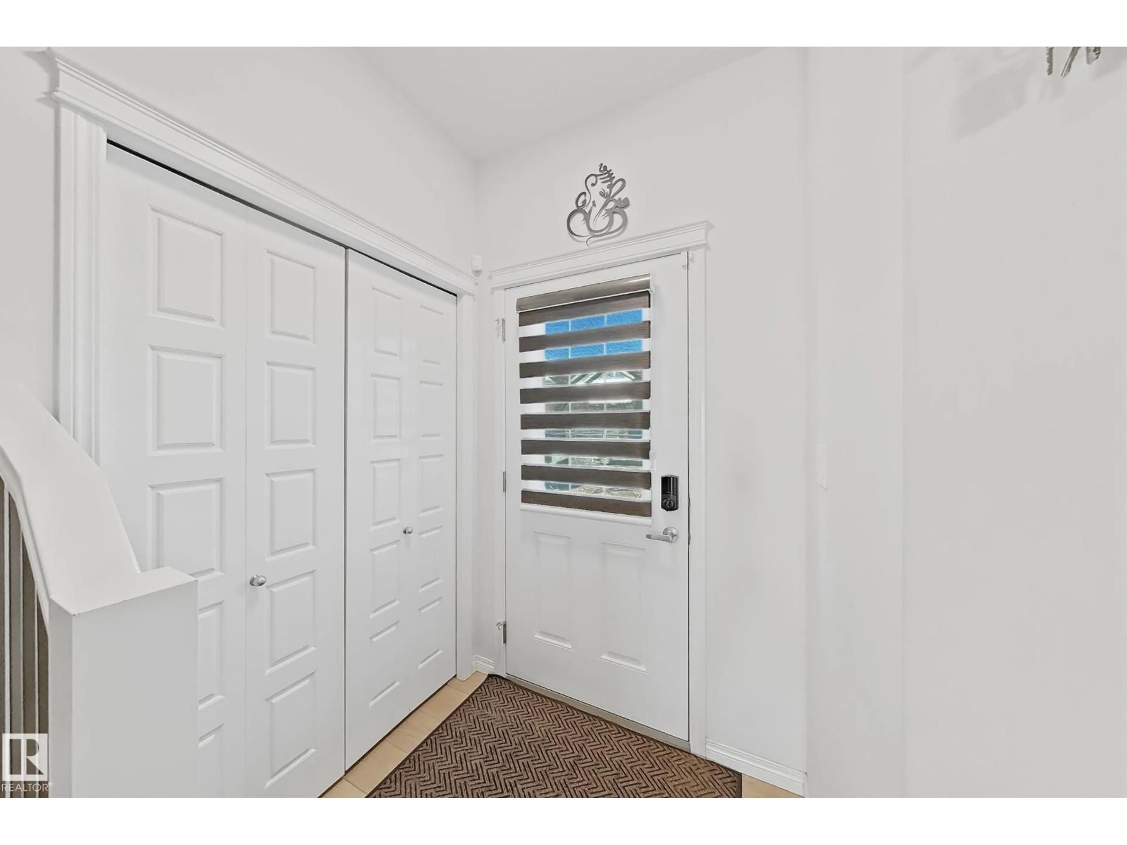 Indoor entryway for 1231 WATT DR, Edmonton Alberta T6X2H2