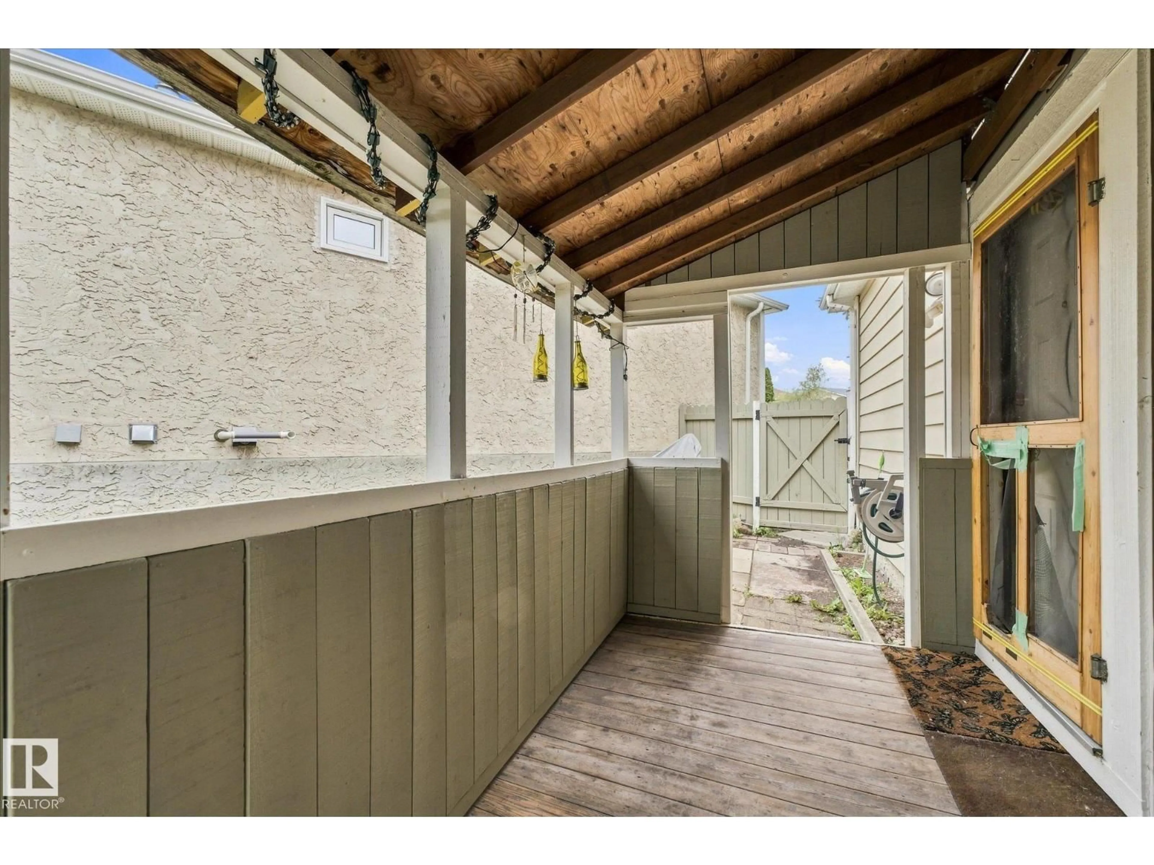 Unknown for NW - 4305 35 ST, Edmonton Alberta T6L5J6