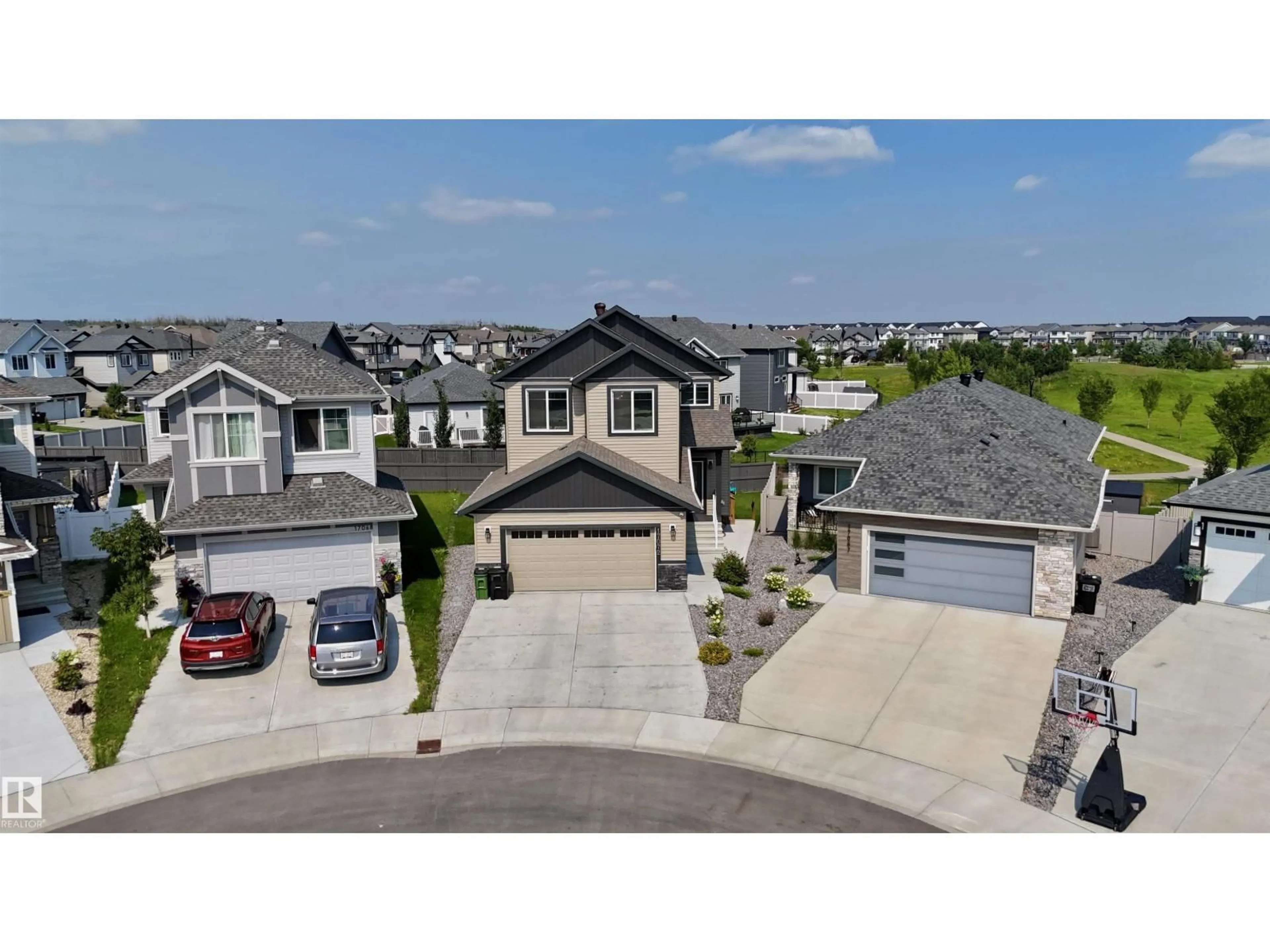 A pic from outside/outdoor area/front of a property/back of a property/a pic from drone, street for 17072 45 ST, Edmonton Alberta T5Y4C9