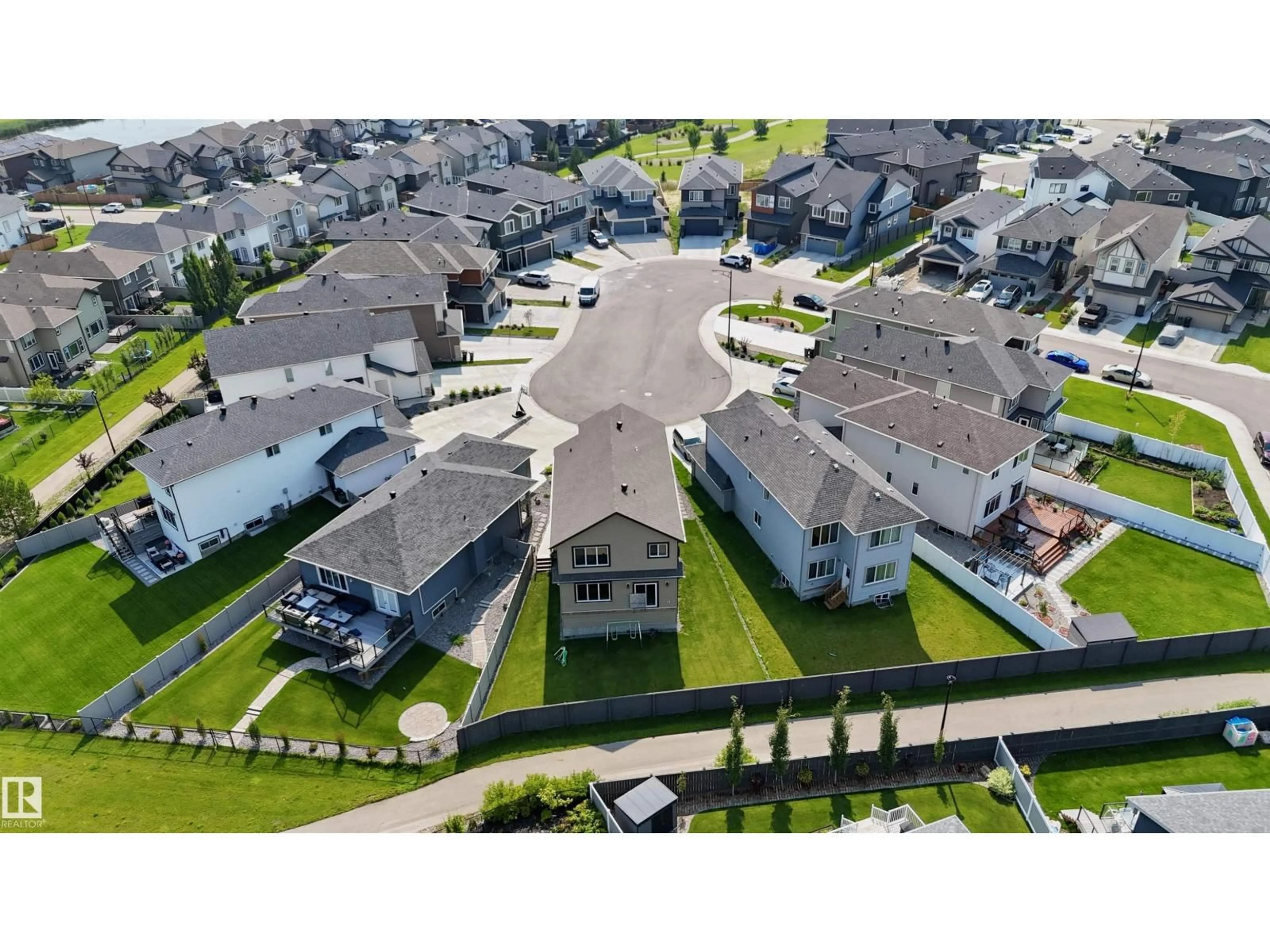 A pic from outside/outdoor area/front of a property/back of a property/a pic from drone, street for 17072 45 ST, Edmonton Alberta T5Y4C9