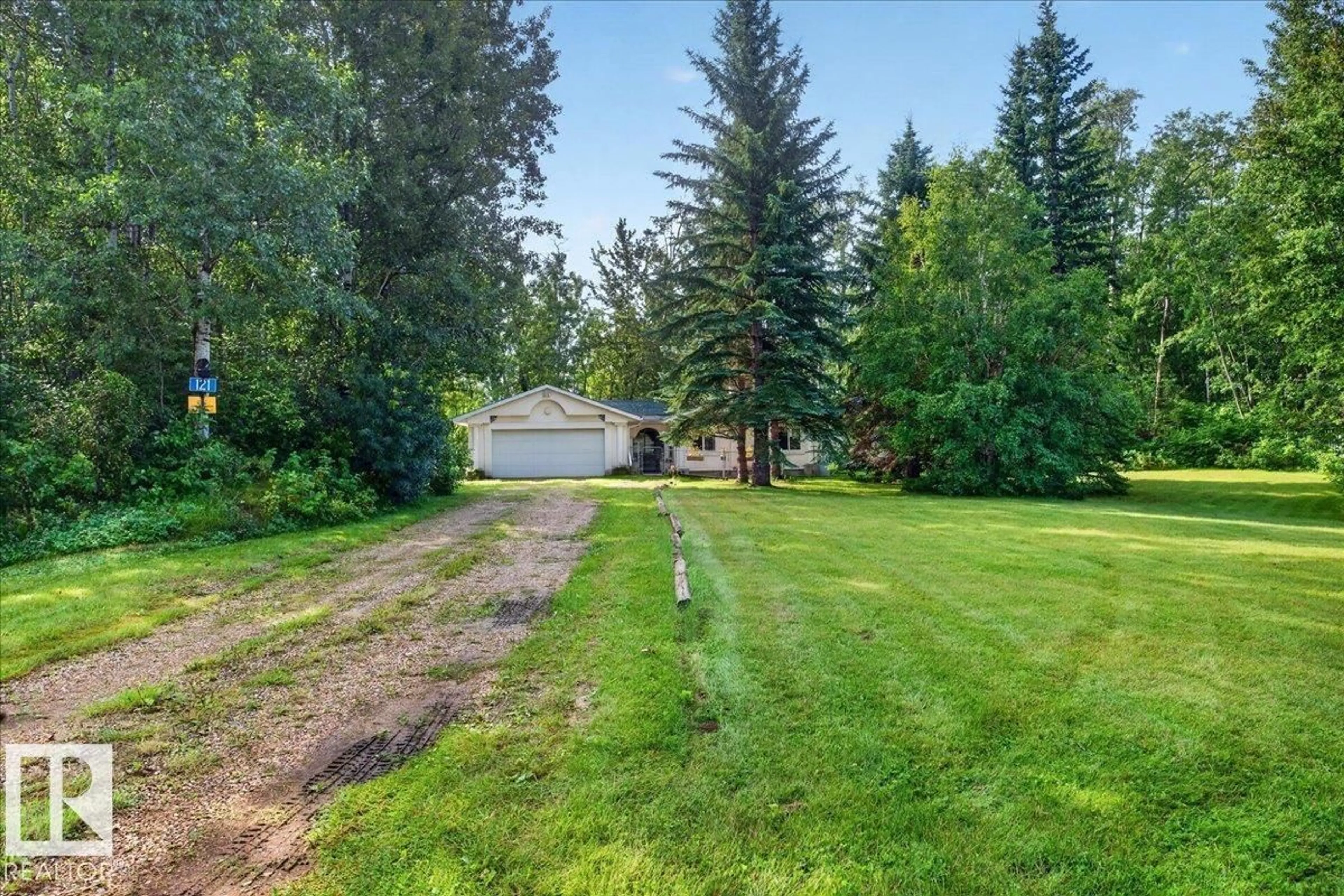A pic from outside/outdoor area/front of a property/back of a property/a pic from drone, unknown for 51205 - 121 RANGE ROAD 195, Rural Beaver County Alberta T0B4J1