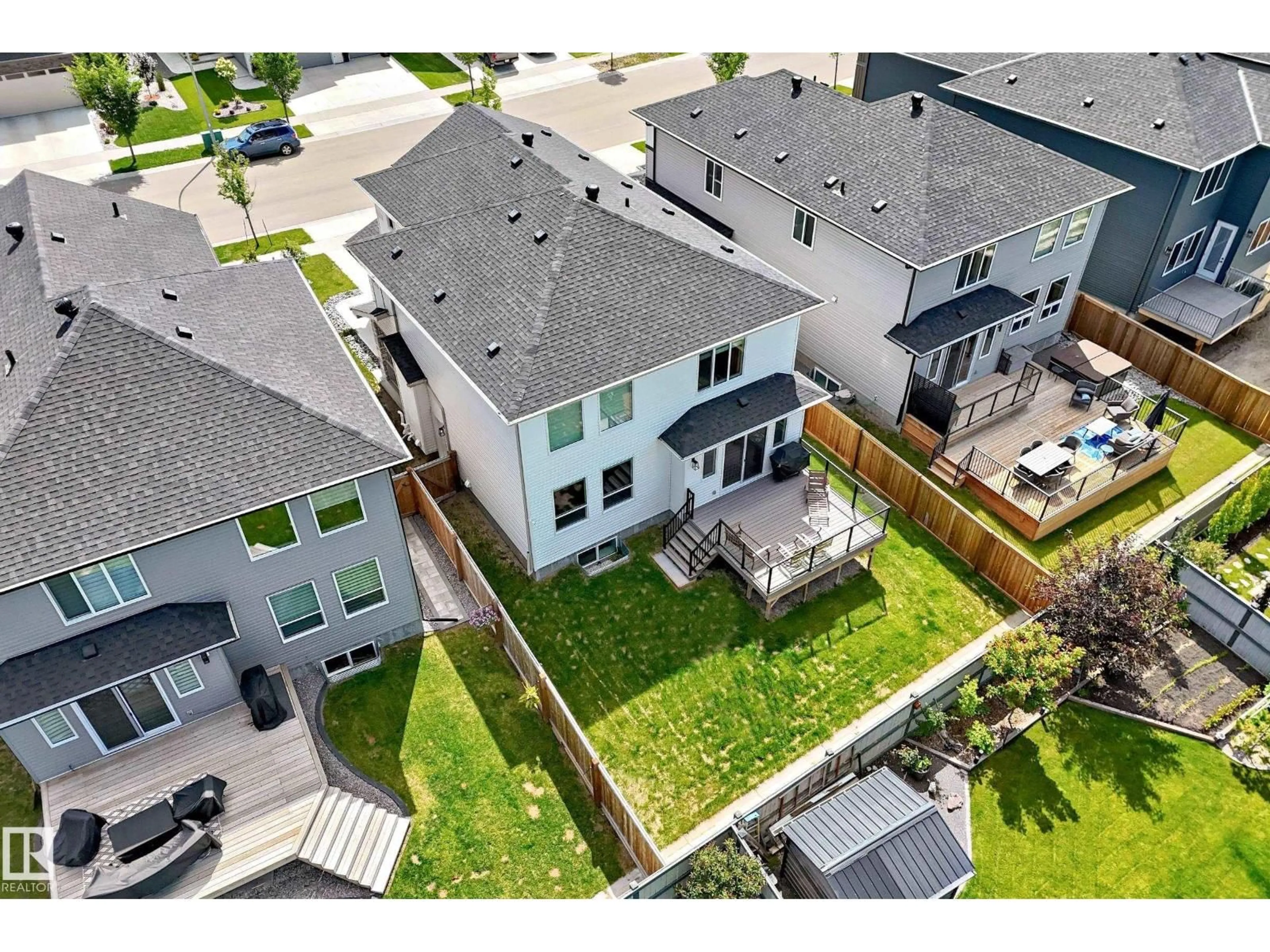 A pic from outside/outdoor area/front of a property/back of a property/a pic from drone, street for 38 AVONLEA WY, Spruce Grove Alberta T7X0Y3