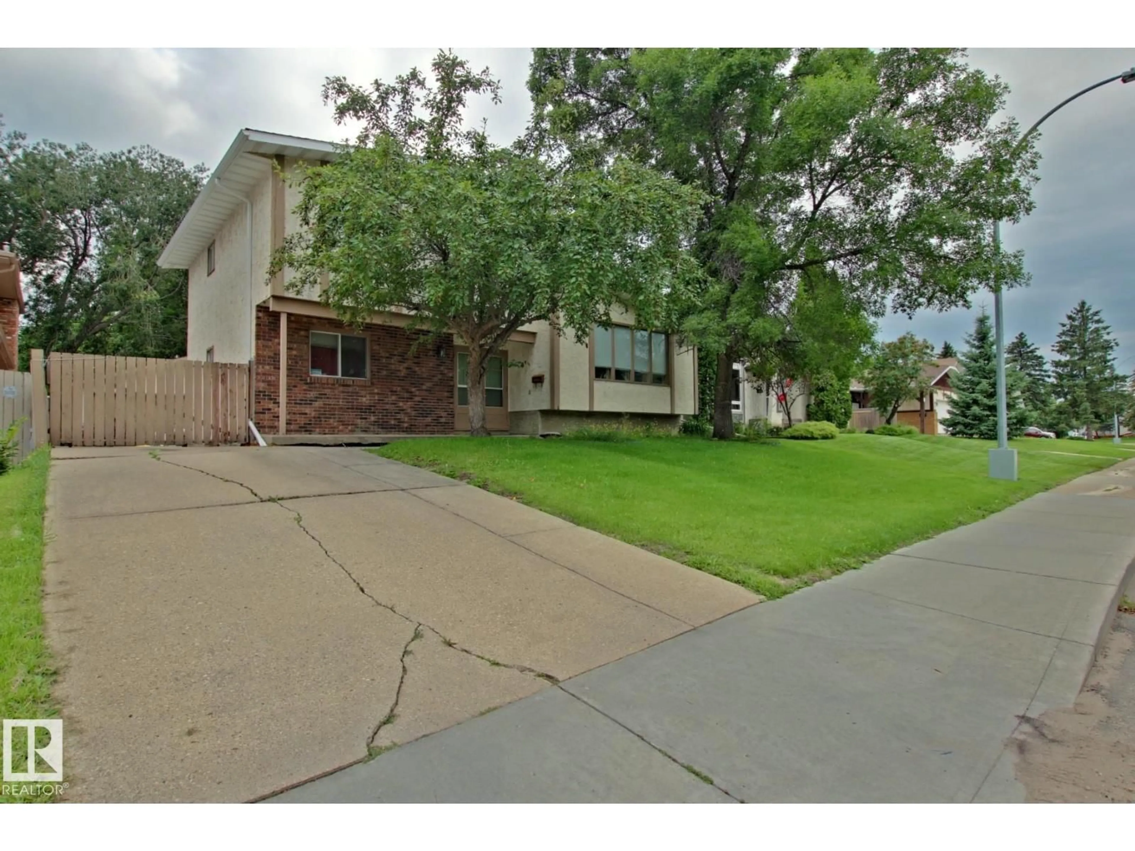 Unknown for 18107 89 AV, Edmonton Alberta T5T0Z7
