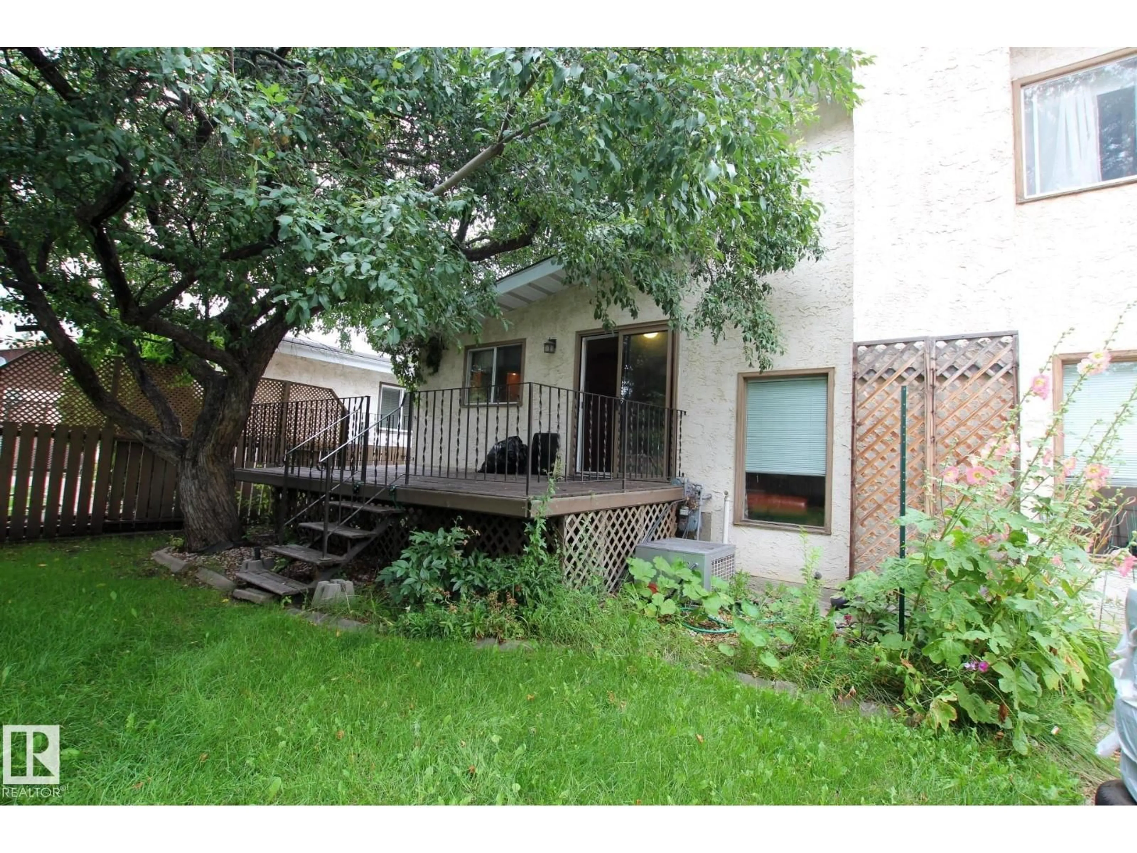 Patio, street for 18107 89 AV, Edmonton Alberta T5T0Z7