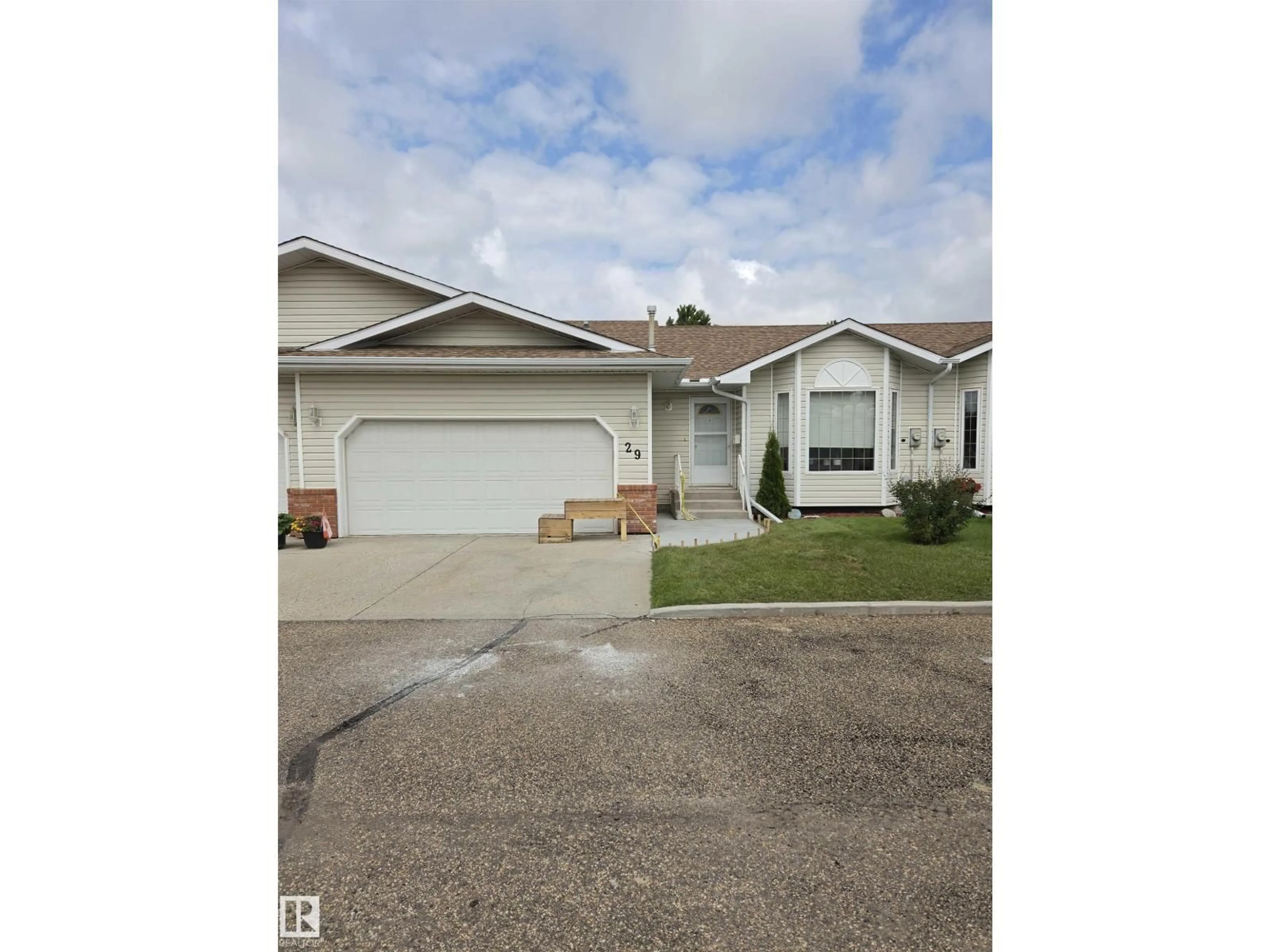 Unknown for 7 - 29 CRANFORD WY, Sherwood Park Alberta T8H5W5
