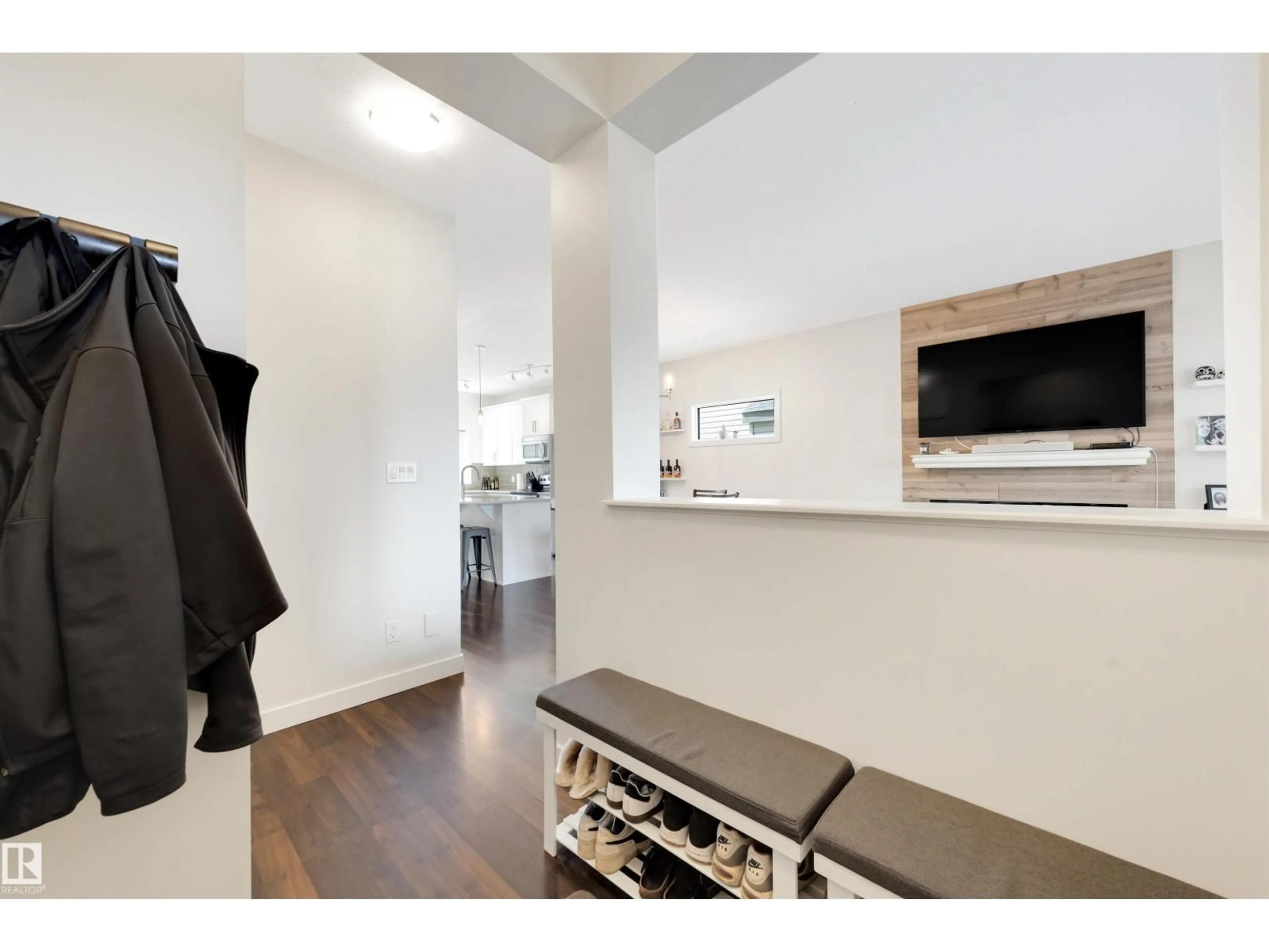 Indoor entryway for NW - 171 HAWKS RIDGE BV, Edmonton Alberta T5S0H6