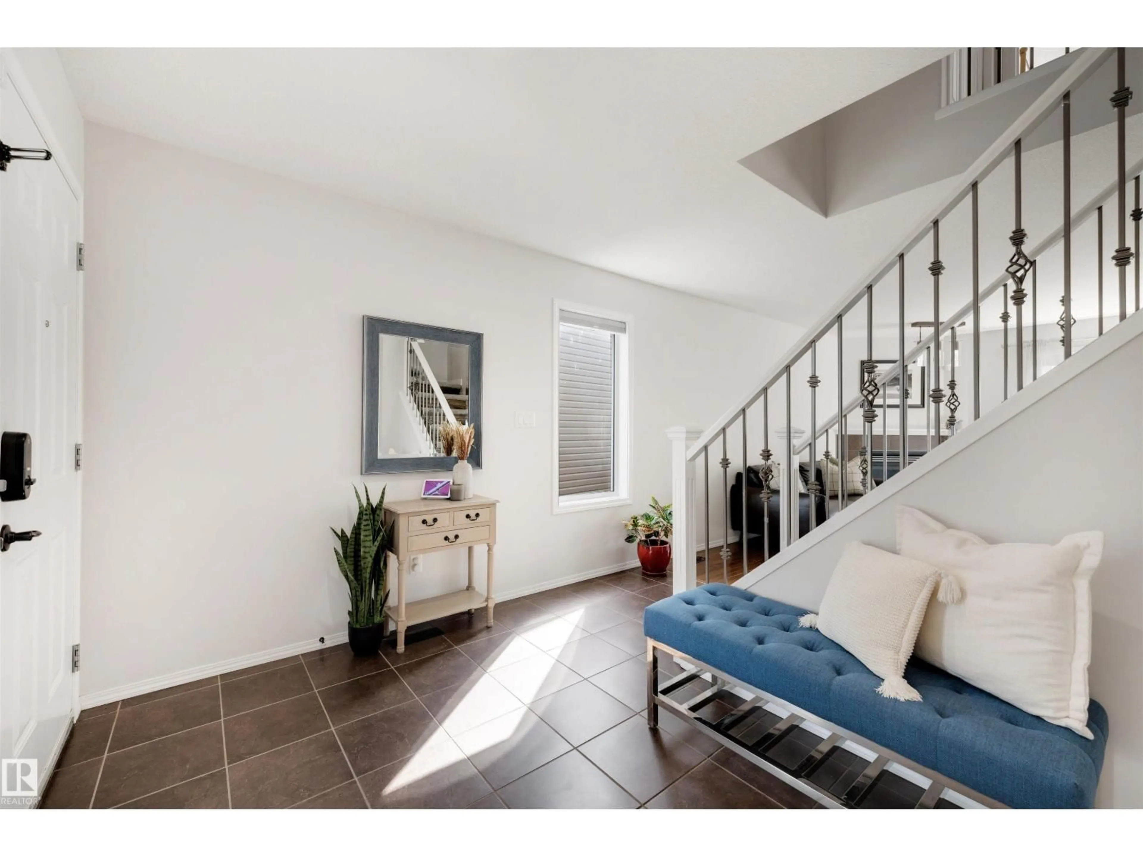 Indoor entryway for SW - 728 173 ST, Edmonton Alberta T6W0M4