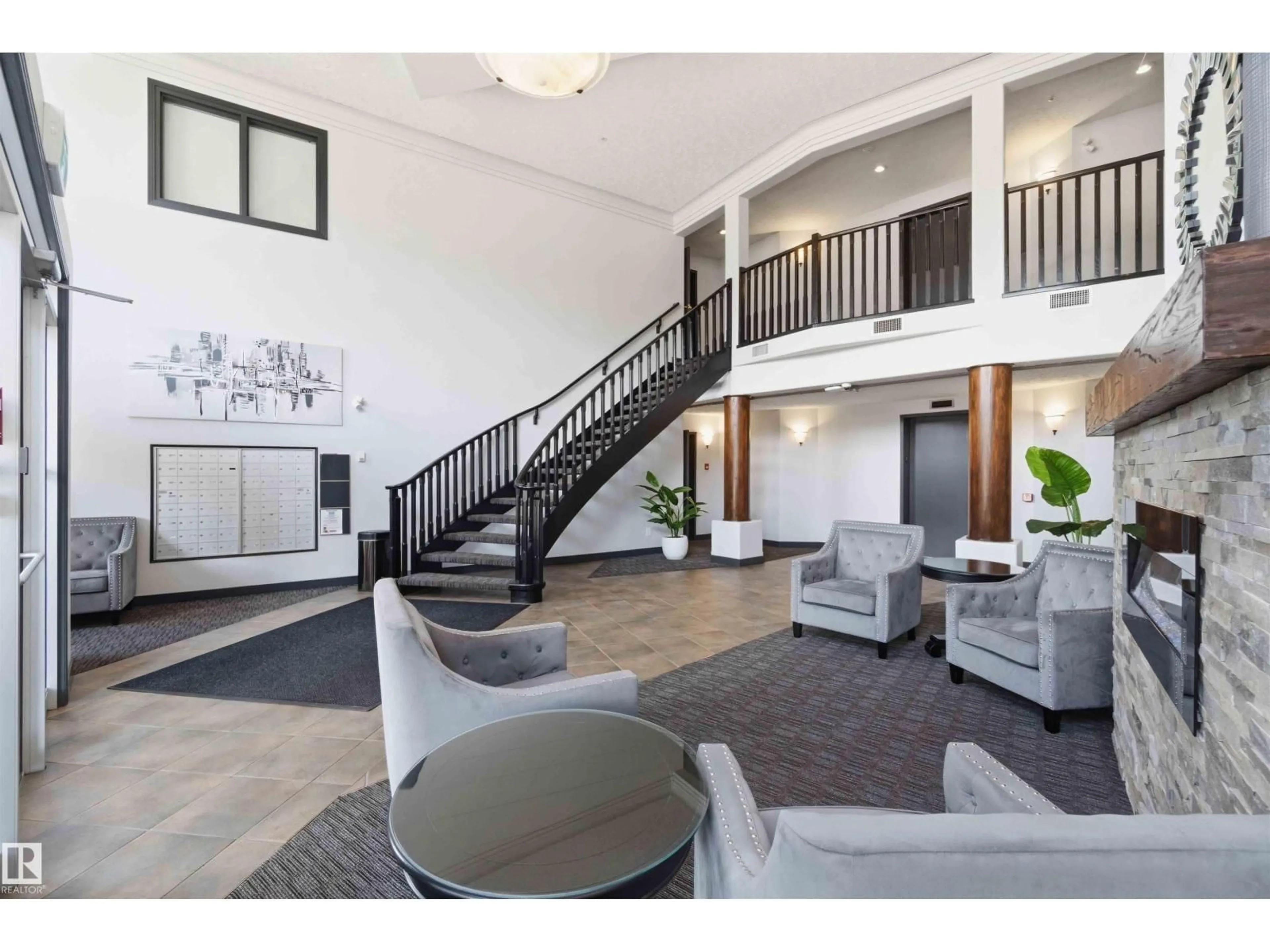 Lobby for #104 - 10221 111 ST, Edmonton Alberta T5K2W5