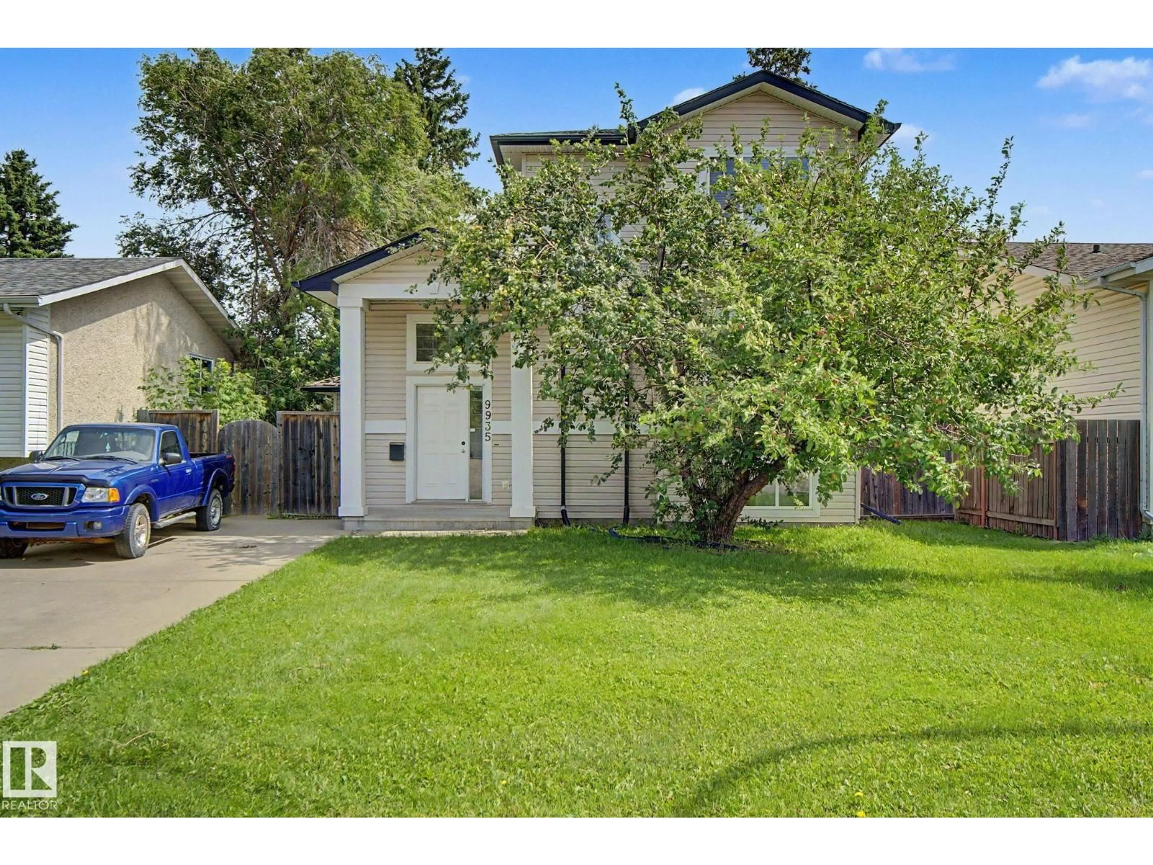 A pic from outside/outdoor area/front of a property/back of a property/a pic from drone, street for NW - 9935 155 ST, Edmonton Alberta T5P2L3