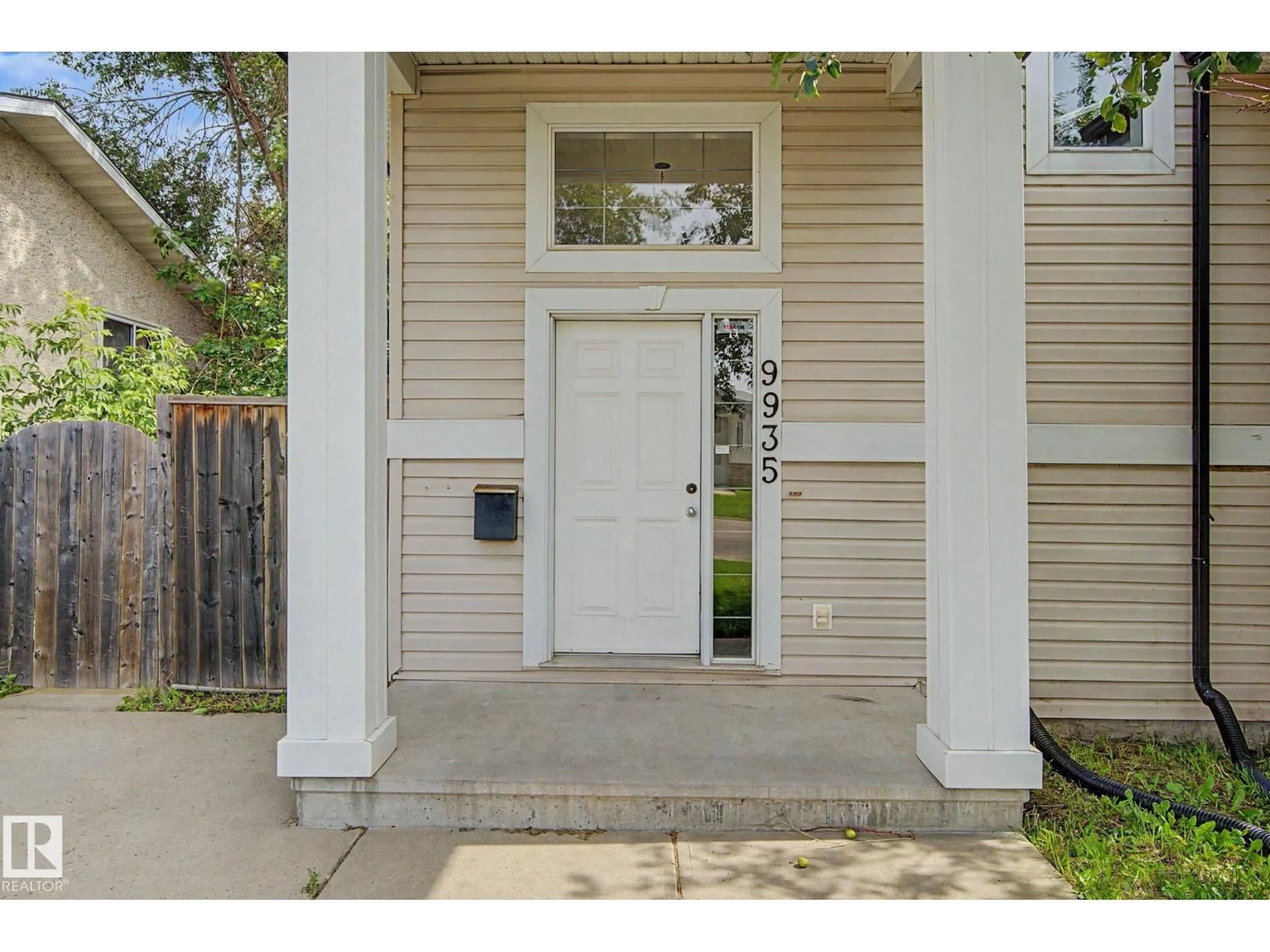 Indoor entryway for NW - 9935 155 ST, Edmonton Alberta T5P2L3