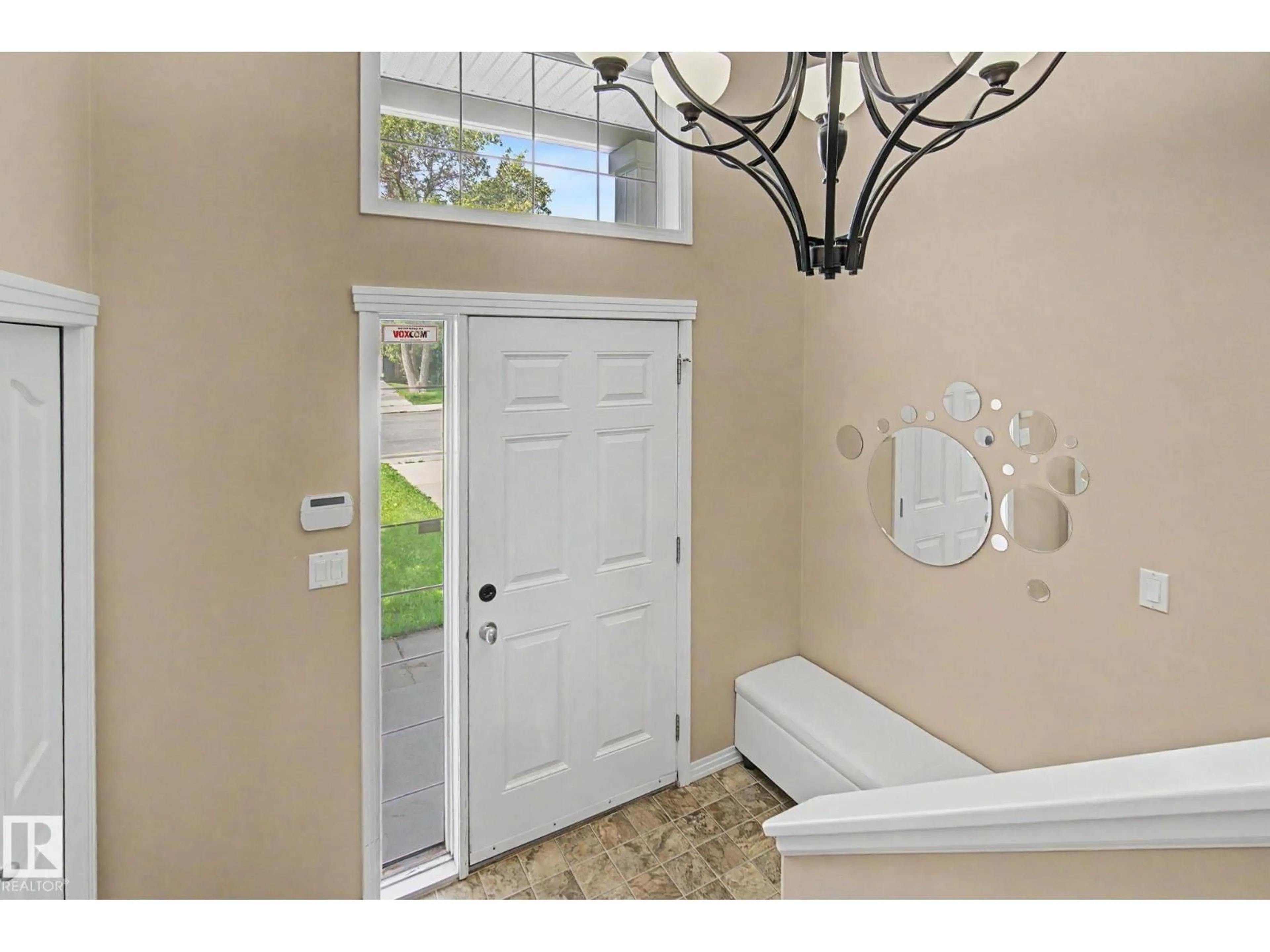 Indoor entryway for NW - 9935 155 ST, Edmonton Alberta T5P2L3