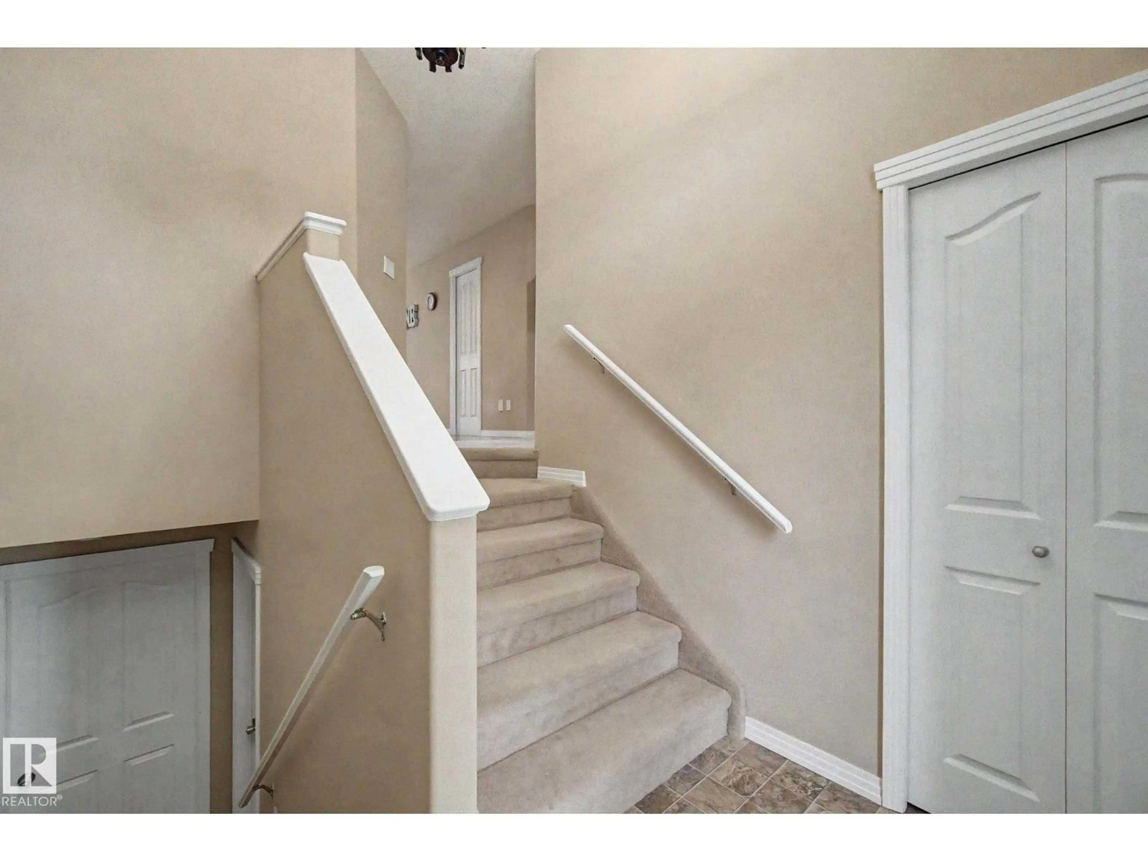Stairs for NW - 9935 155 ST, Edmonton Alberta T5P2L3
