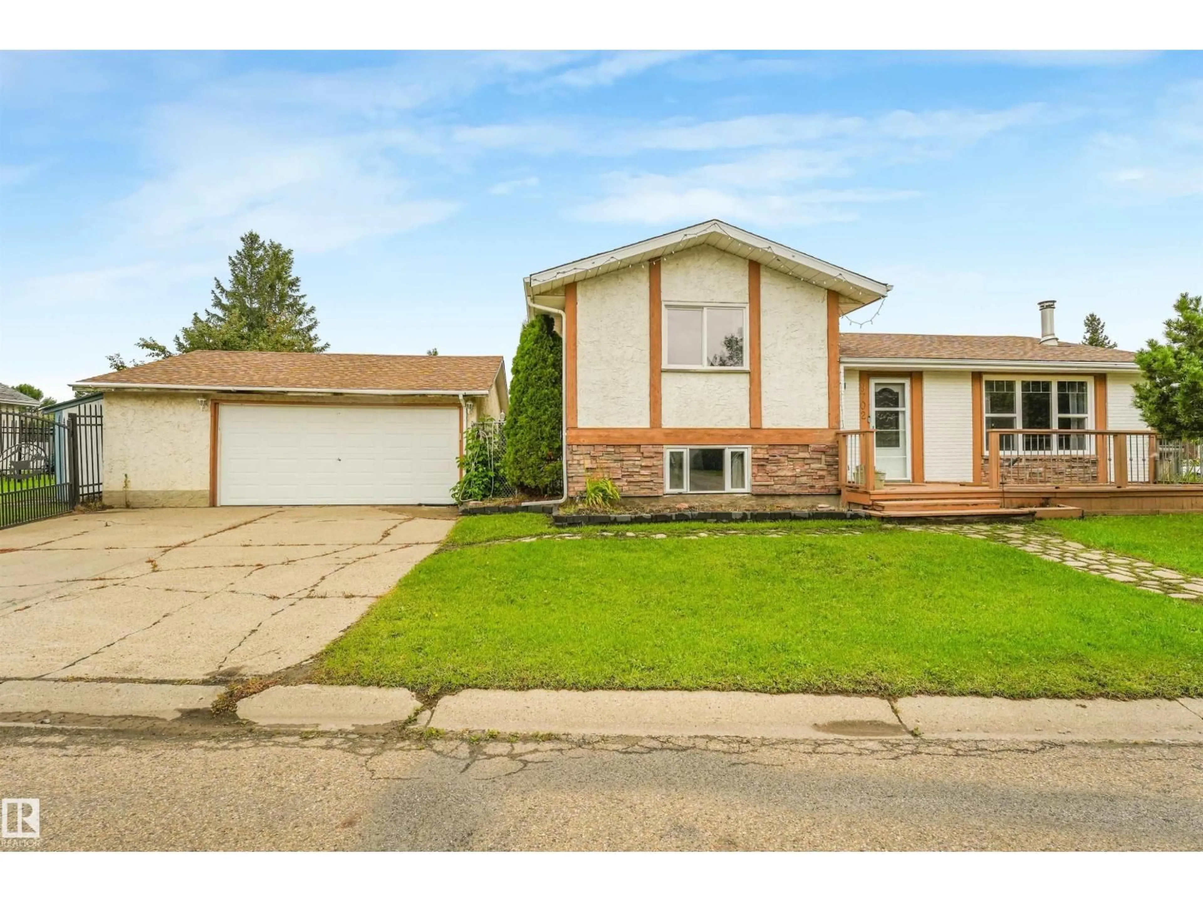 Unknown for 9702 95 AV, Morinville Alberta T8R1H4